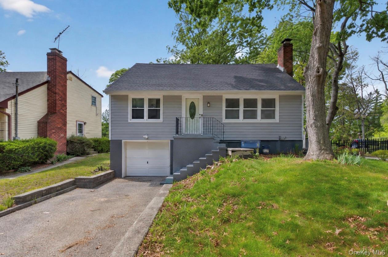 1st image of 15 Bergen Ct, Huntington, NY 11746 | MLS# 1034026