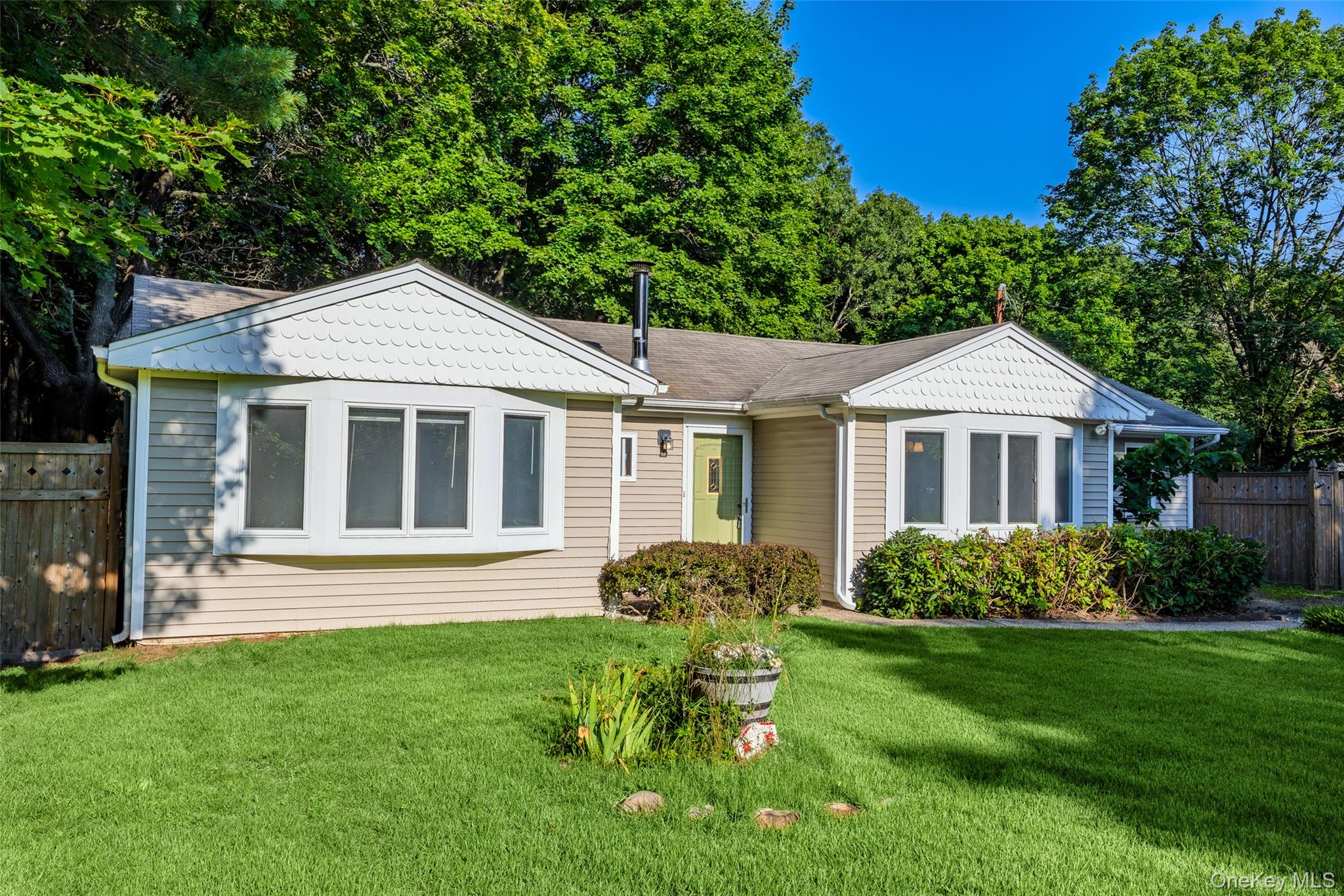 2nd image of 797 Waverly Ave, Islip, NY 11742 | MLS# 1034037