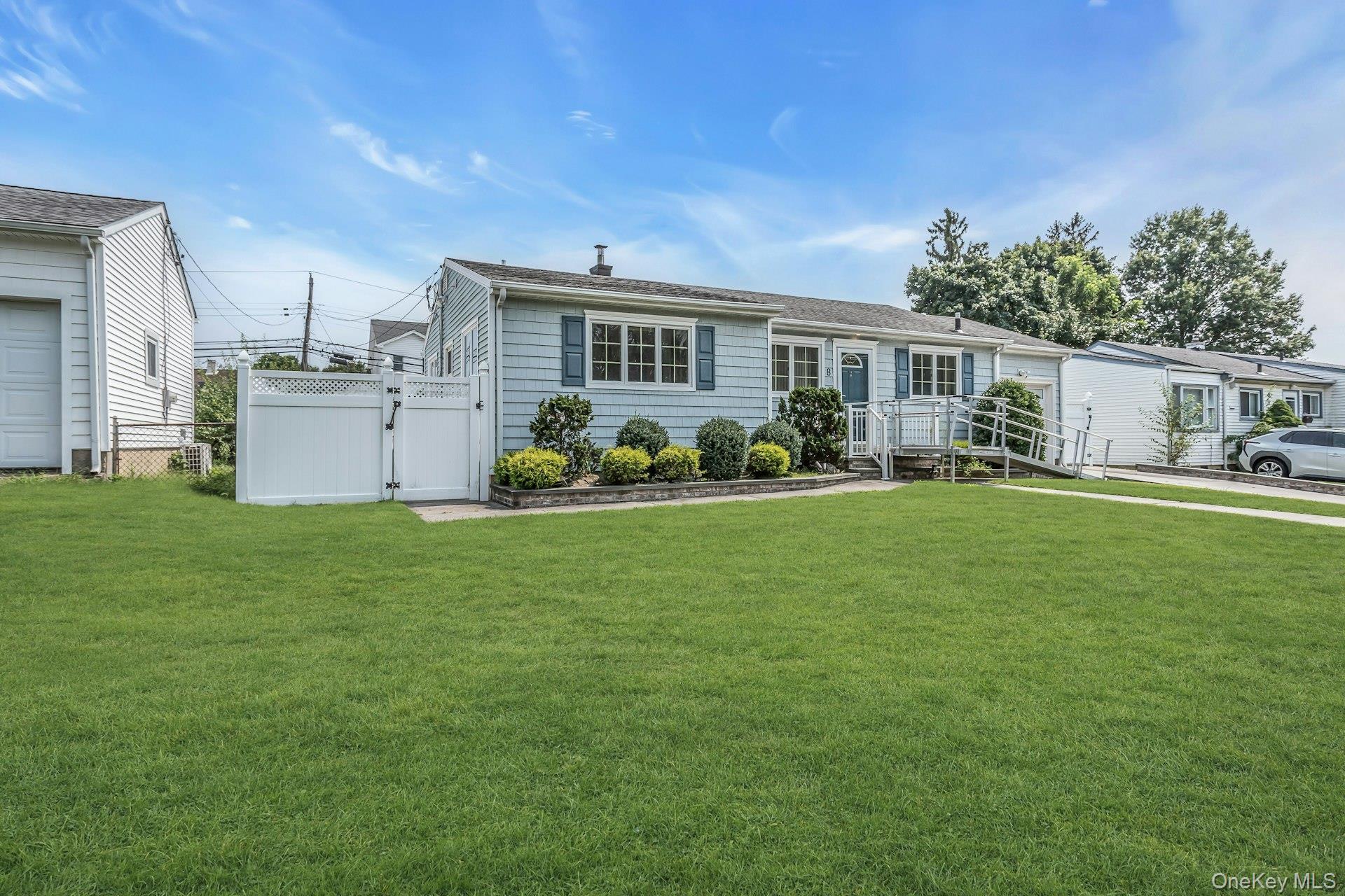 3rd image of 8 Gerhard Rd, Oyster Bay, NY 11803 | MLS# 1034073