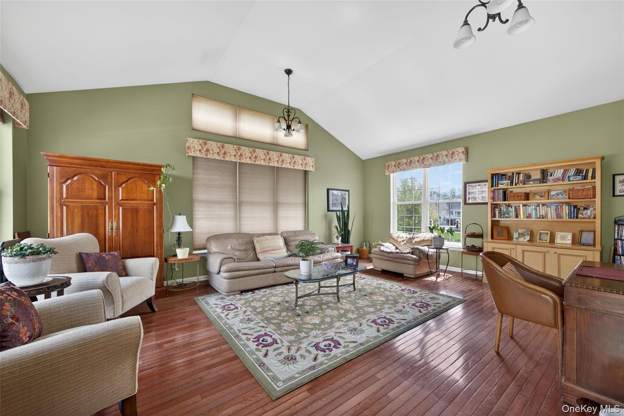 3rd image of 17 Oldwyck Crescent, Woodbury, NY 10930 | MLS# 1034143