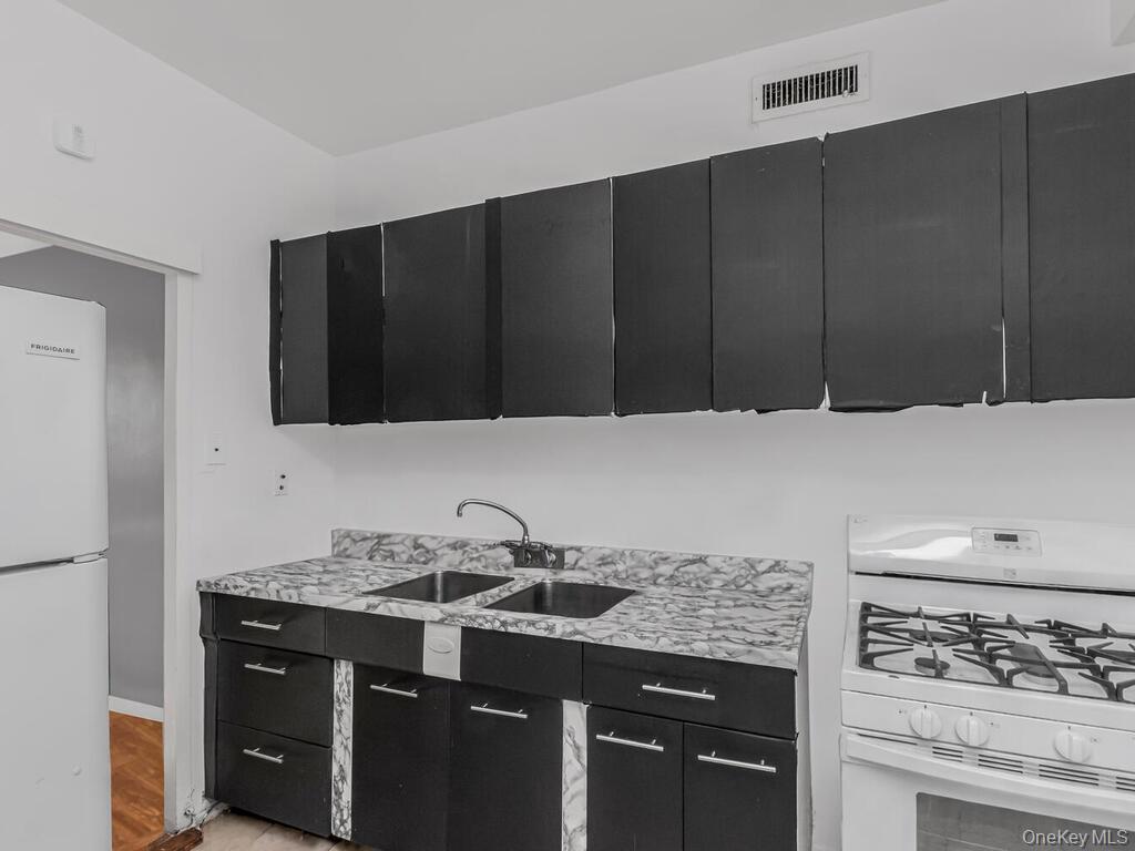 4th image of 8 Fordham Hill Oval #3D, New York, NY 10468 | MLS# 1034227
