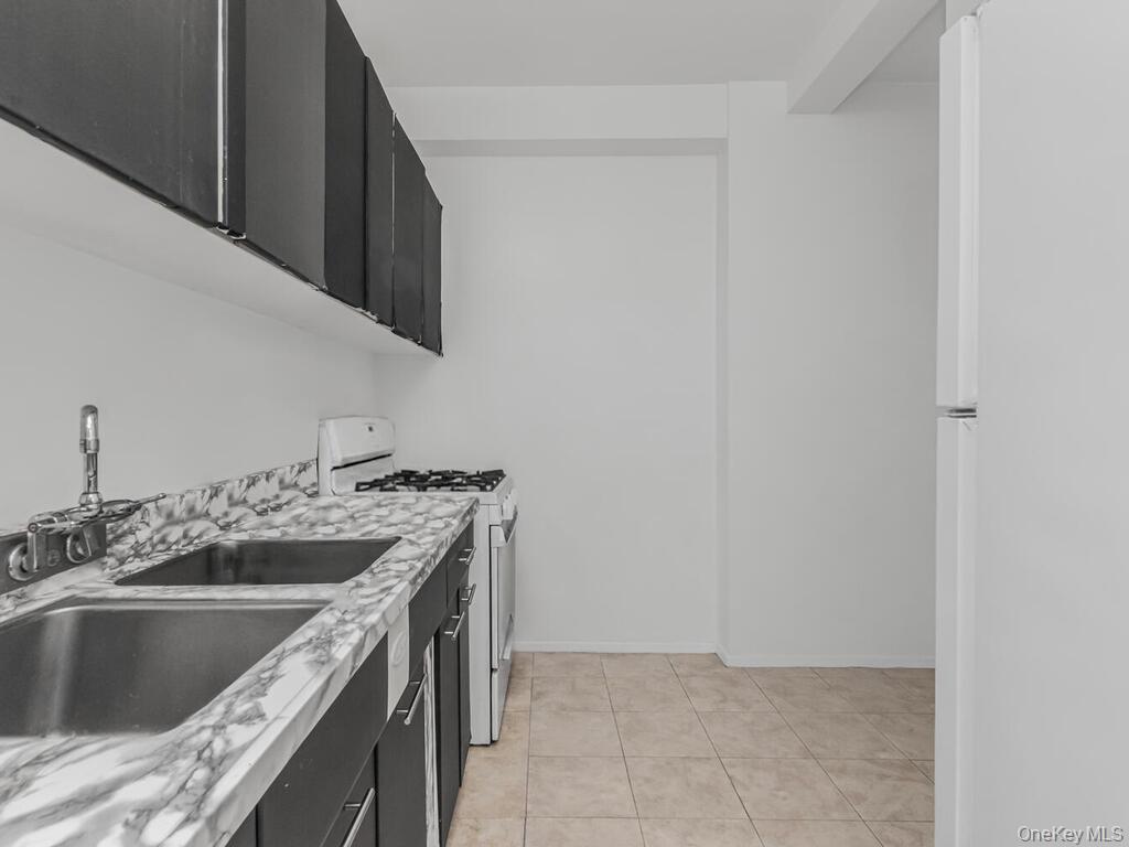 3rd image of 8 Fordham Hill Oval #3D, New York, NY 10468 | MLS# 1034227