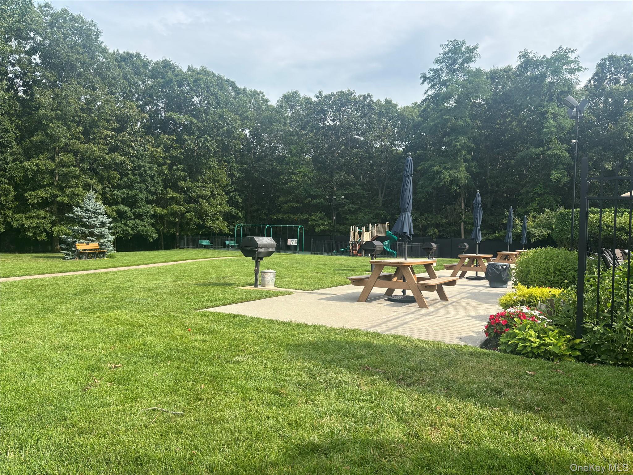 4th image of 460 Old Town Rd #26M, Brookhaven, NY 11776 | MLS# 1034235