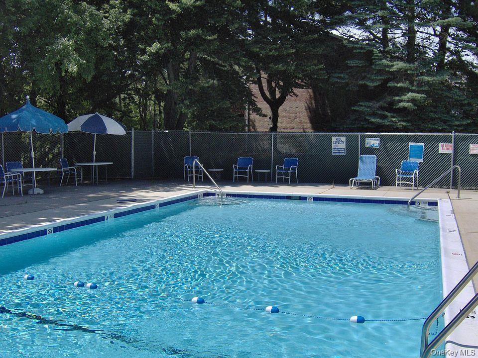2nd image of 40 W 4Th St, Brookhaven, NY 11772