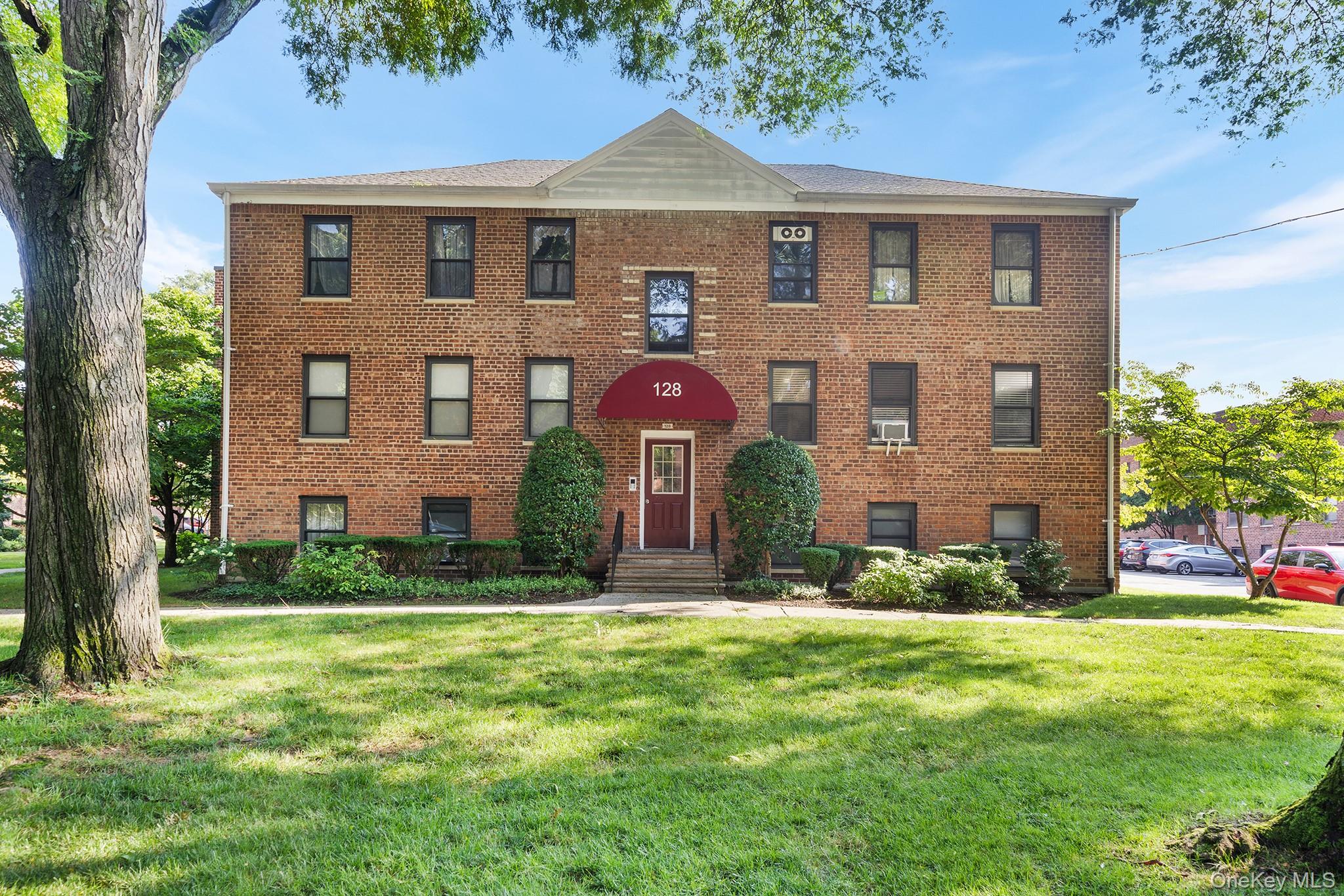 2nd image of 128 Richbell Rd #B4, Mamaroneck, NY 10538 | MLS# 1034282