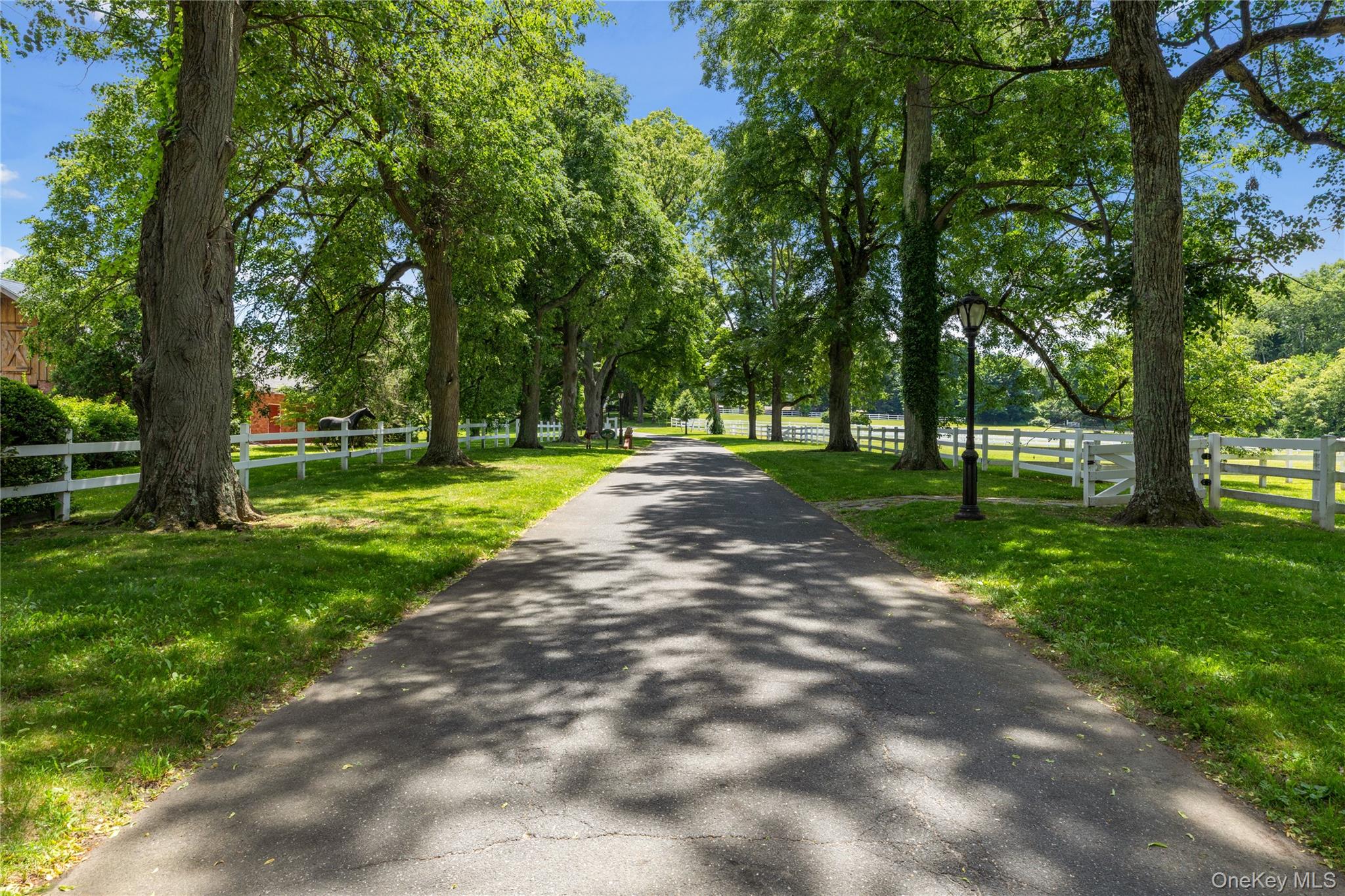 5th image of 97 A Pound Hollow Rd, Oyster Bay, NY 11545 | MLS# 1034316