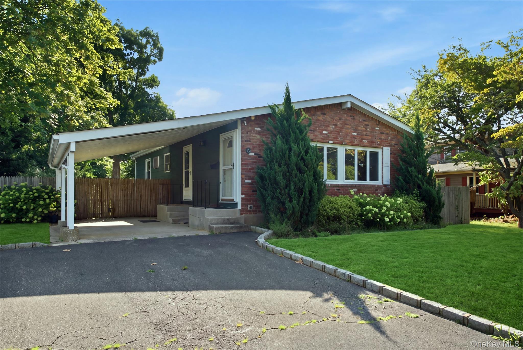 2nd image of 29 Penn Dr, Smithtown, NY 11787 | MLS# 1034371