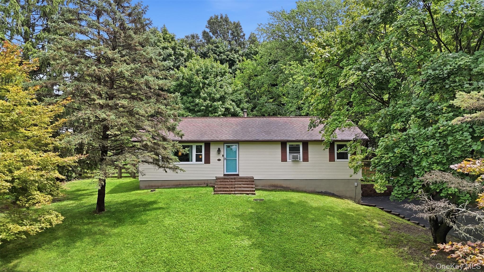 1st image of 35 Beverly Dr, Warwick (town), NY 10990 | MLS# 1034381
