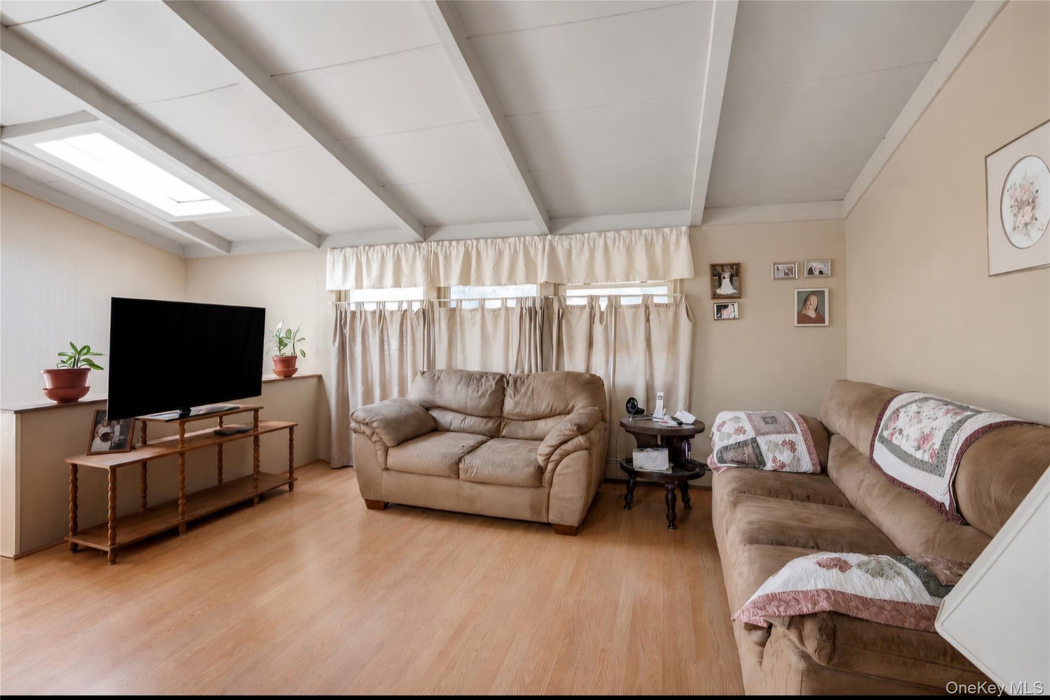 4th image of 26 Deepdale Dr, Smithtown, NY 11725 | MLS# 1034399