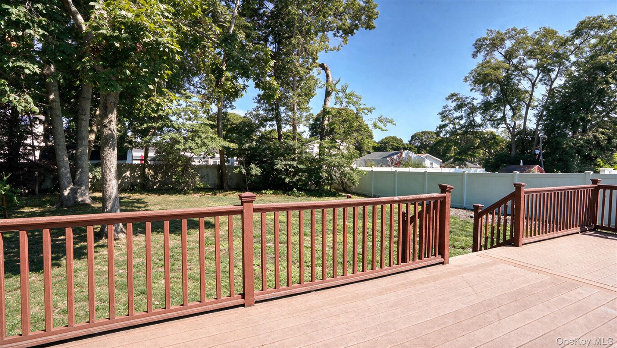 27th image of 15 Marianna Pl, Islip, NY 11730 | MLS# 1034401