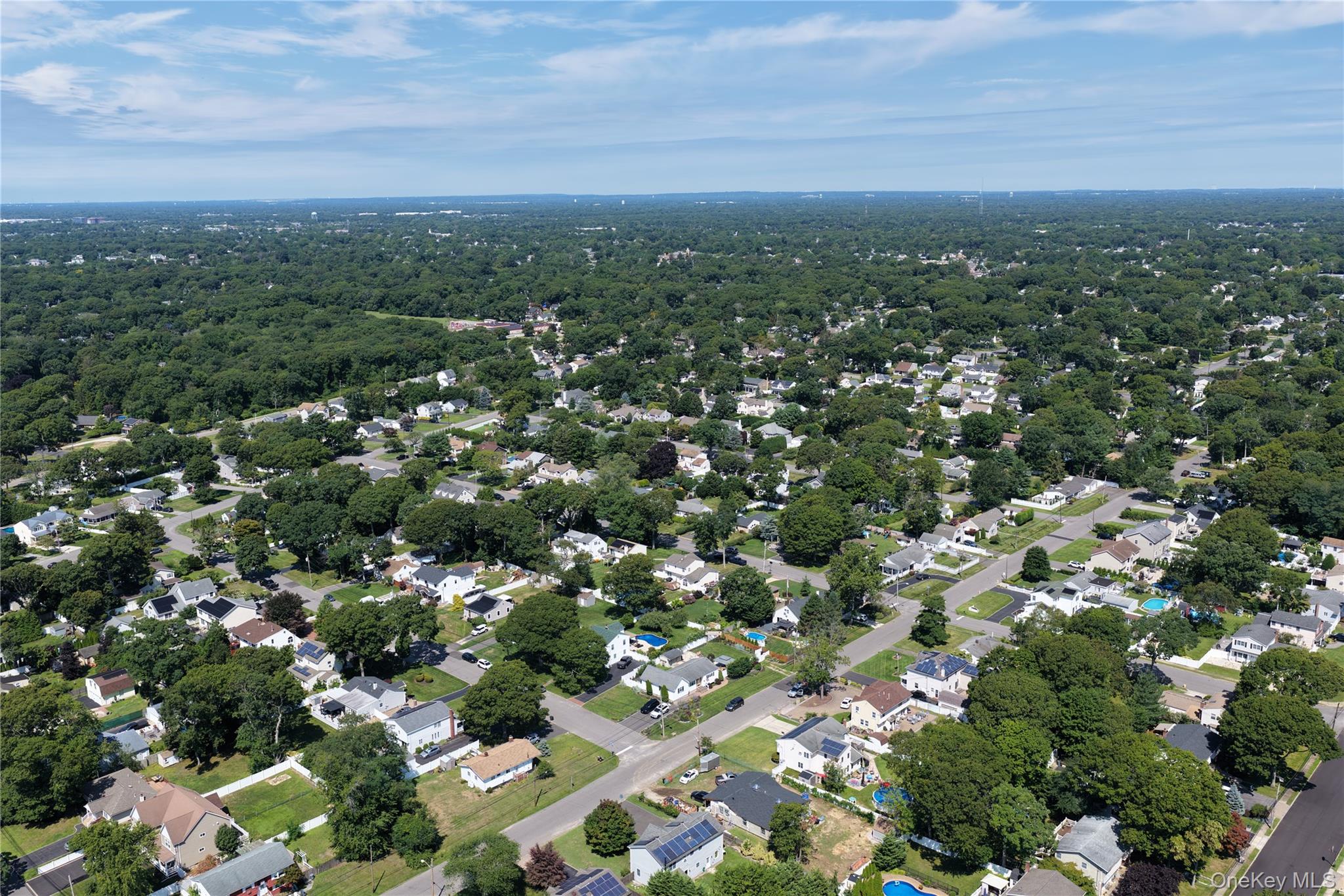 3rd image of 15 Marianna Pl, Islip, NY 11730 | MLS# 1034401