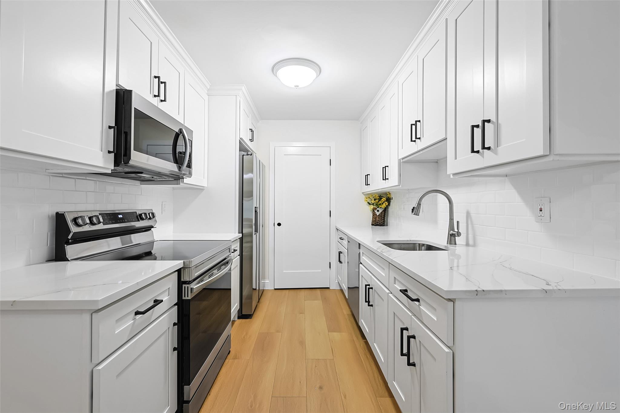 2nd image of 708 W Cabot Ct #708, Smithtown, NY 11780 | MLS# 1034423