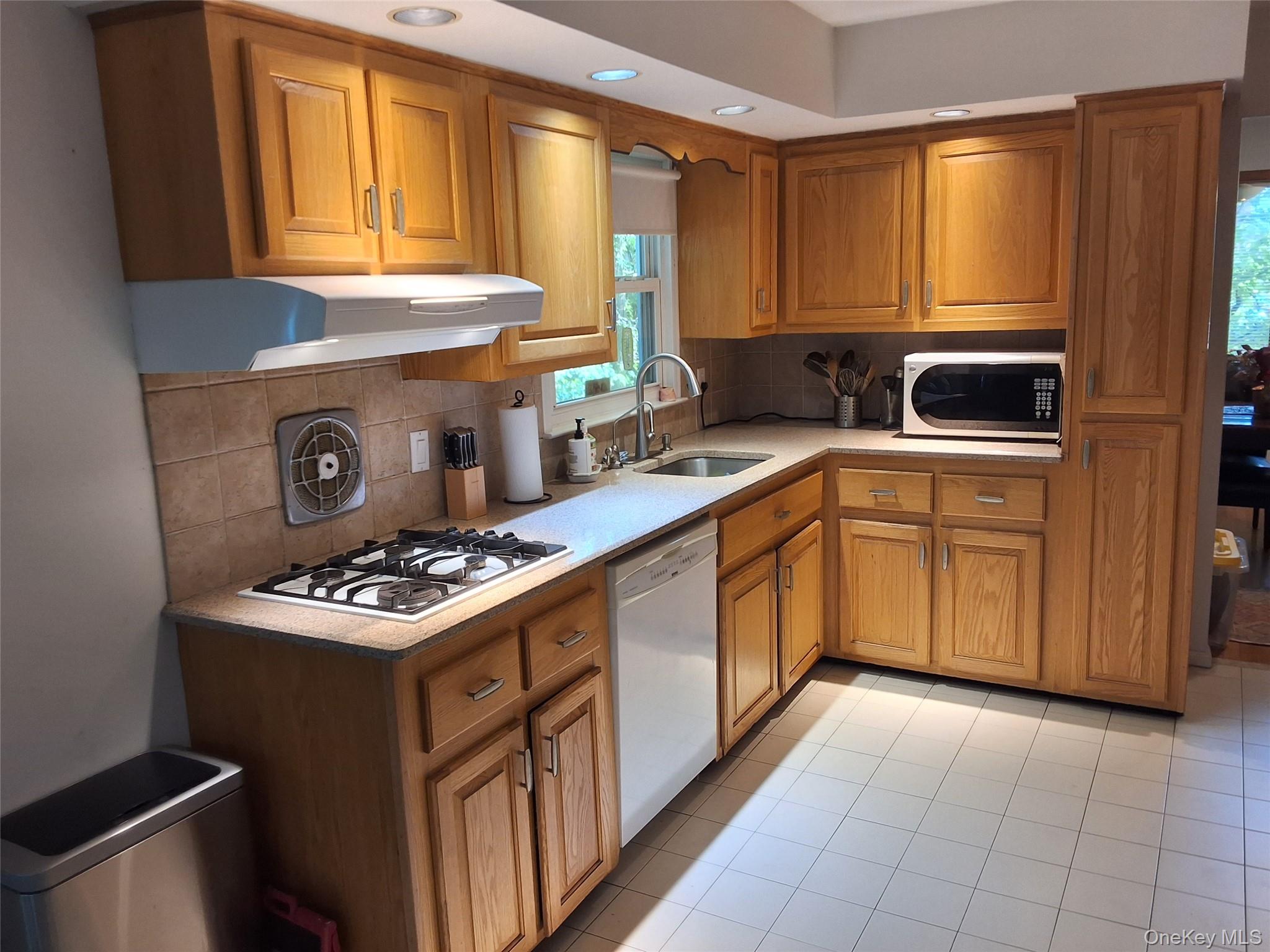 5th image of 6 Strathmore Dr, Clarkstown, NY 10956 | MLS# 1034475