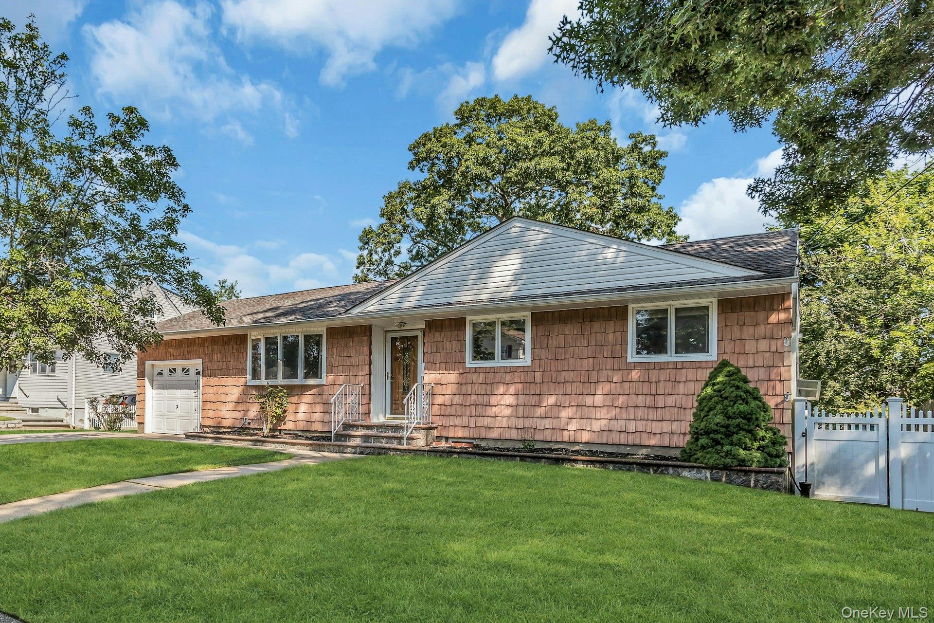 2nd image of 50 Jerome St, Babylon, NY 11757 | MLS# 1034488
