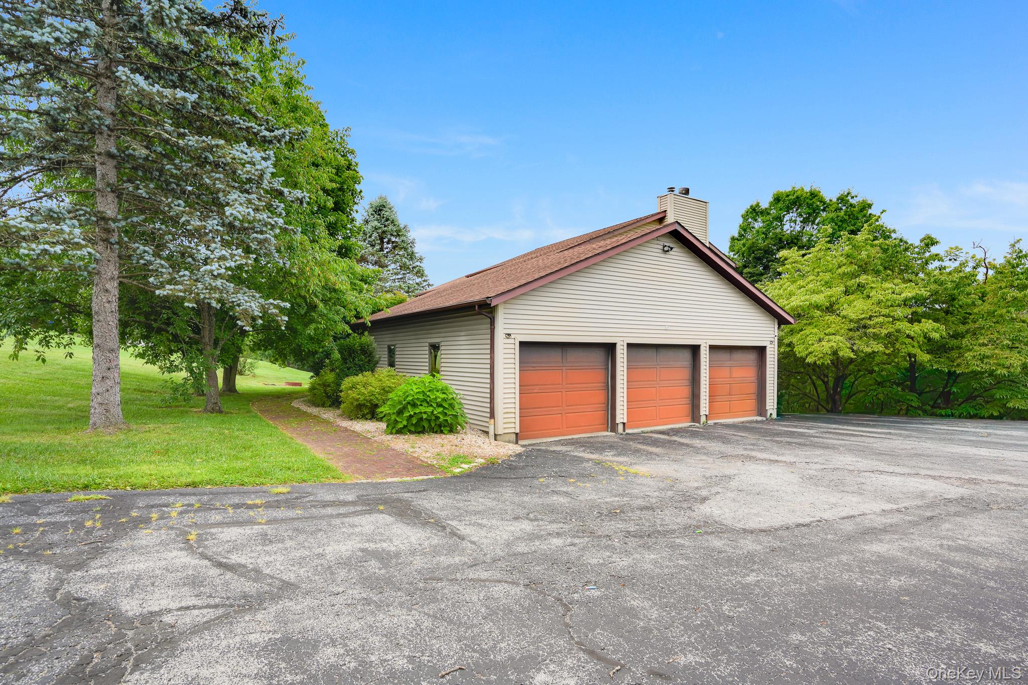 2nd image of 27 Patricia Dr, Pleasant Valley, NY 12569 | MLS# 1034490