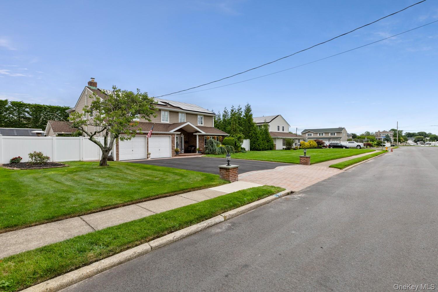 2nd image of 19 Clearwater Ln, Islip, NY 11795 | MLS# 1034491