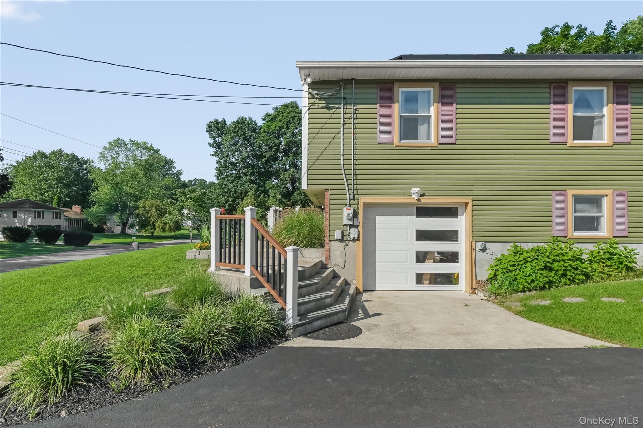 3rd image of 17 N Jackson Dr, Poughkeepsie (town), NY 12603 | MLS# 1034503