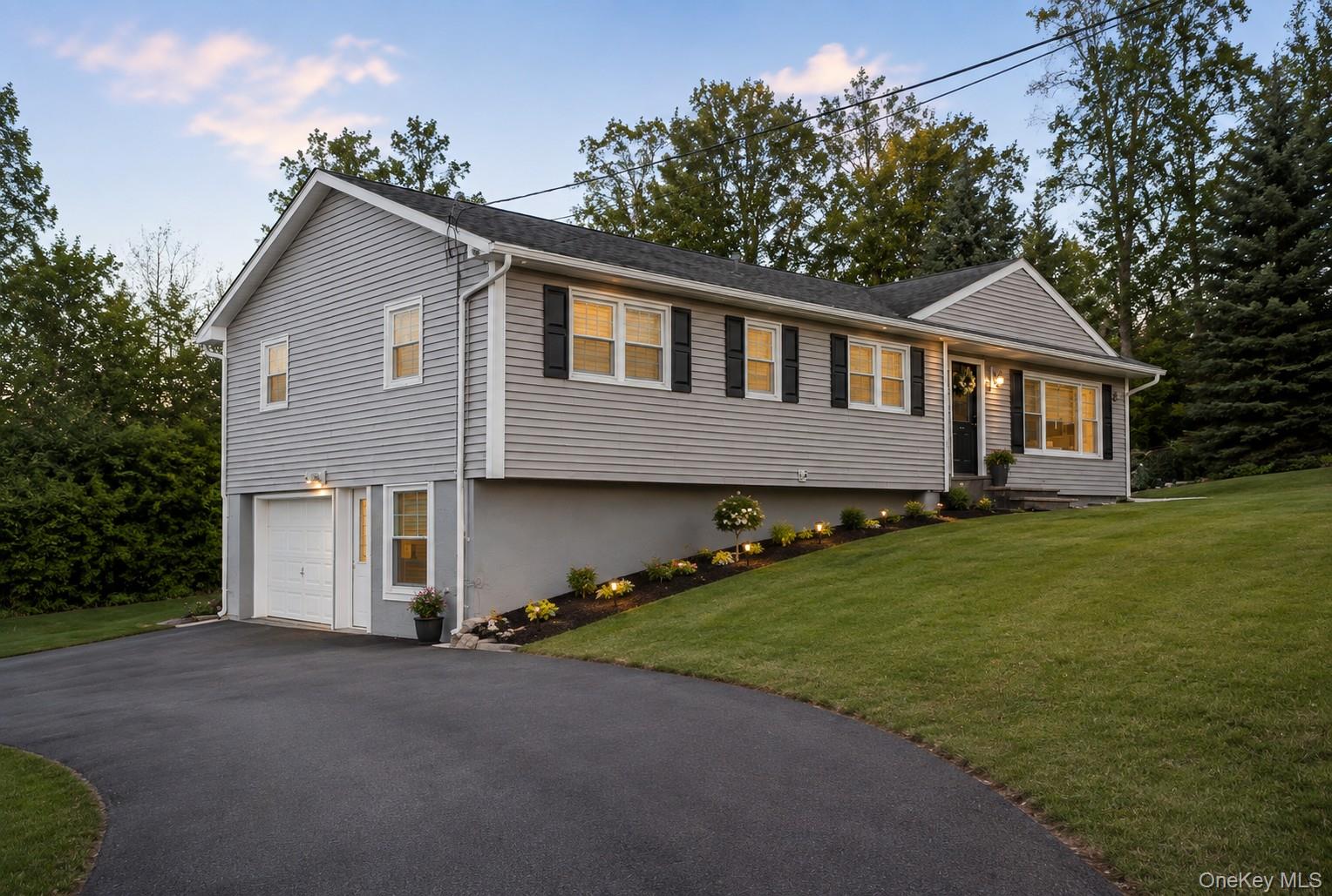 2nd image of 1462 New York Route 17a, Warwick (town), NY 10990 | MLS# 1034514