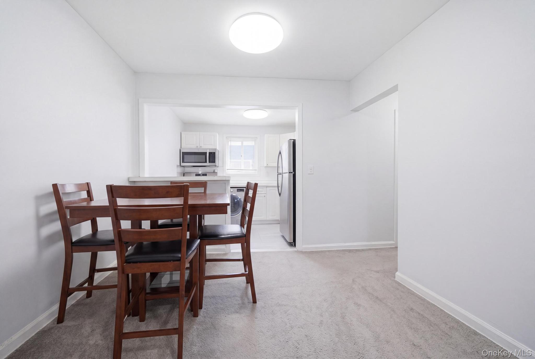 4th image of 985 Fenwood Dr, Hempstead, NY 11550