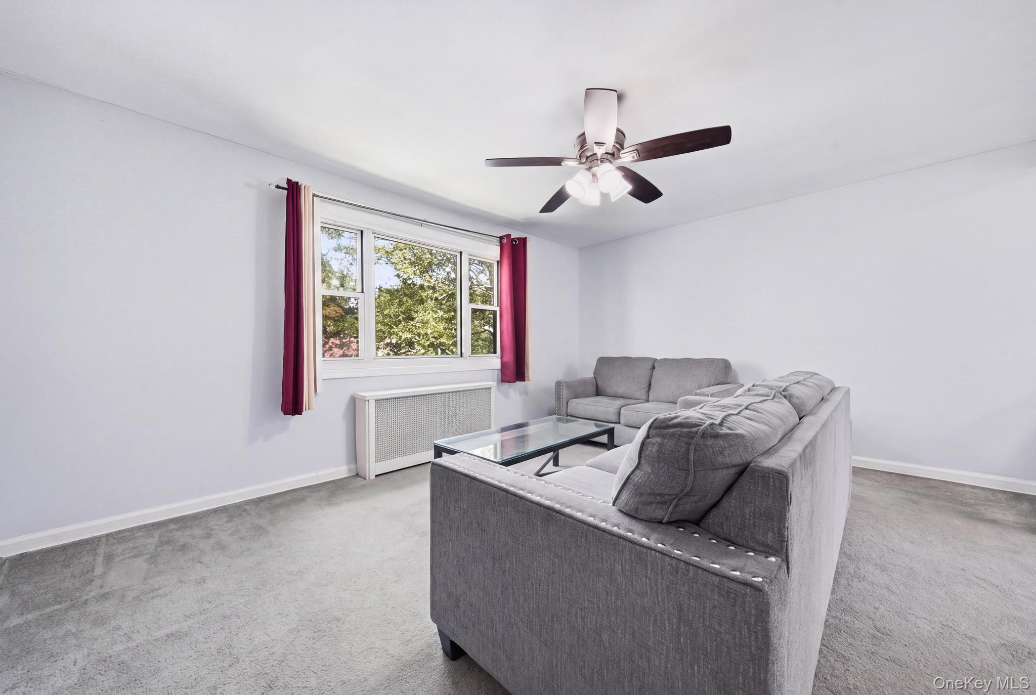 3rd image of 985 Fenwood Dr, Hempstead, NY 11550