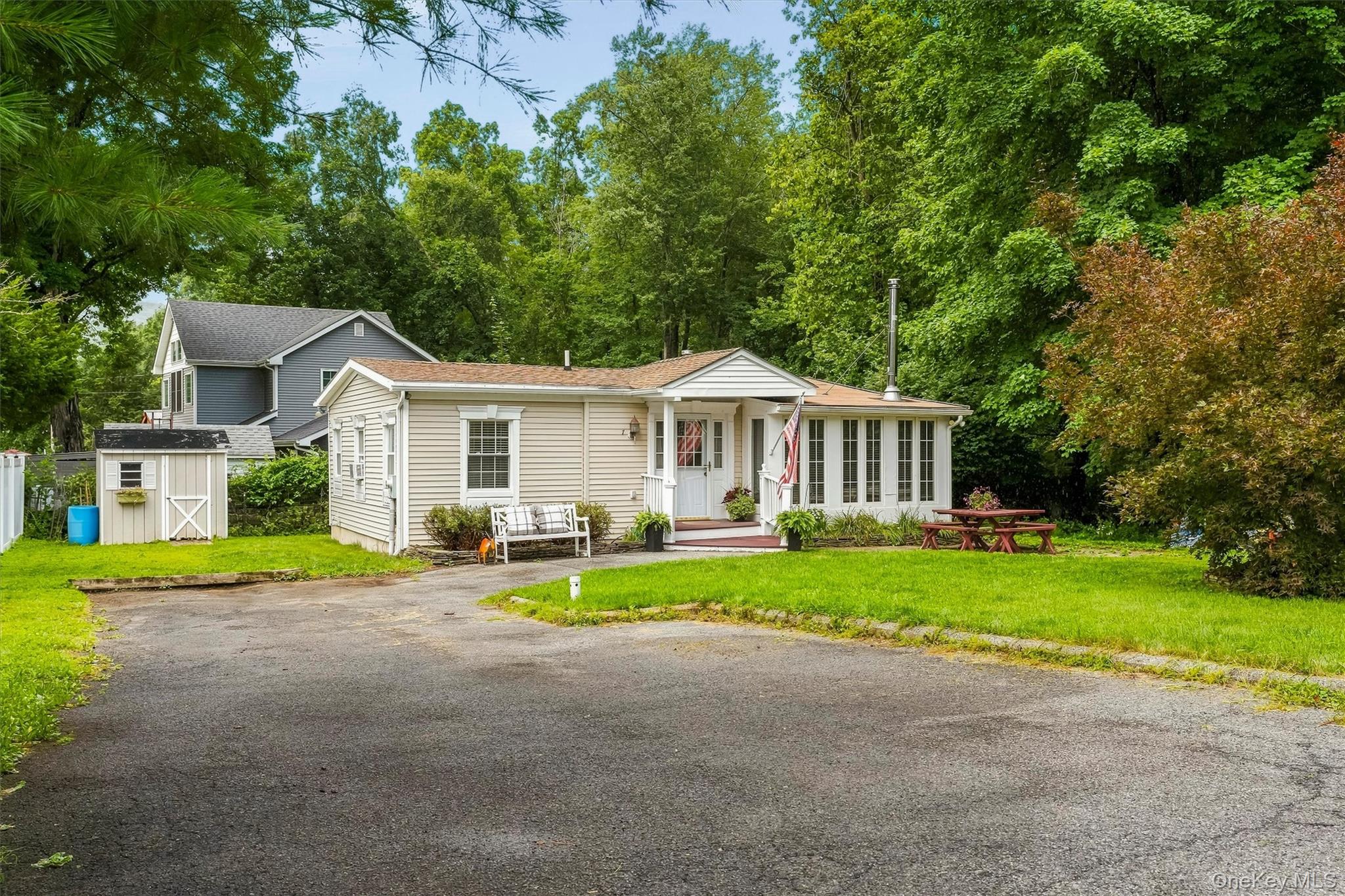 2nd image of 7 Locust Dr, Warwick (town), NY 10925 | MLS# 1034548