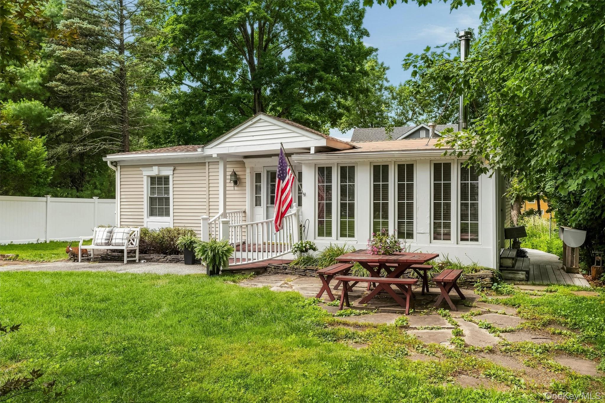 3rd image of 7 Locust Dr, Warwick (town), NY 10925 | MLS# 1034548