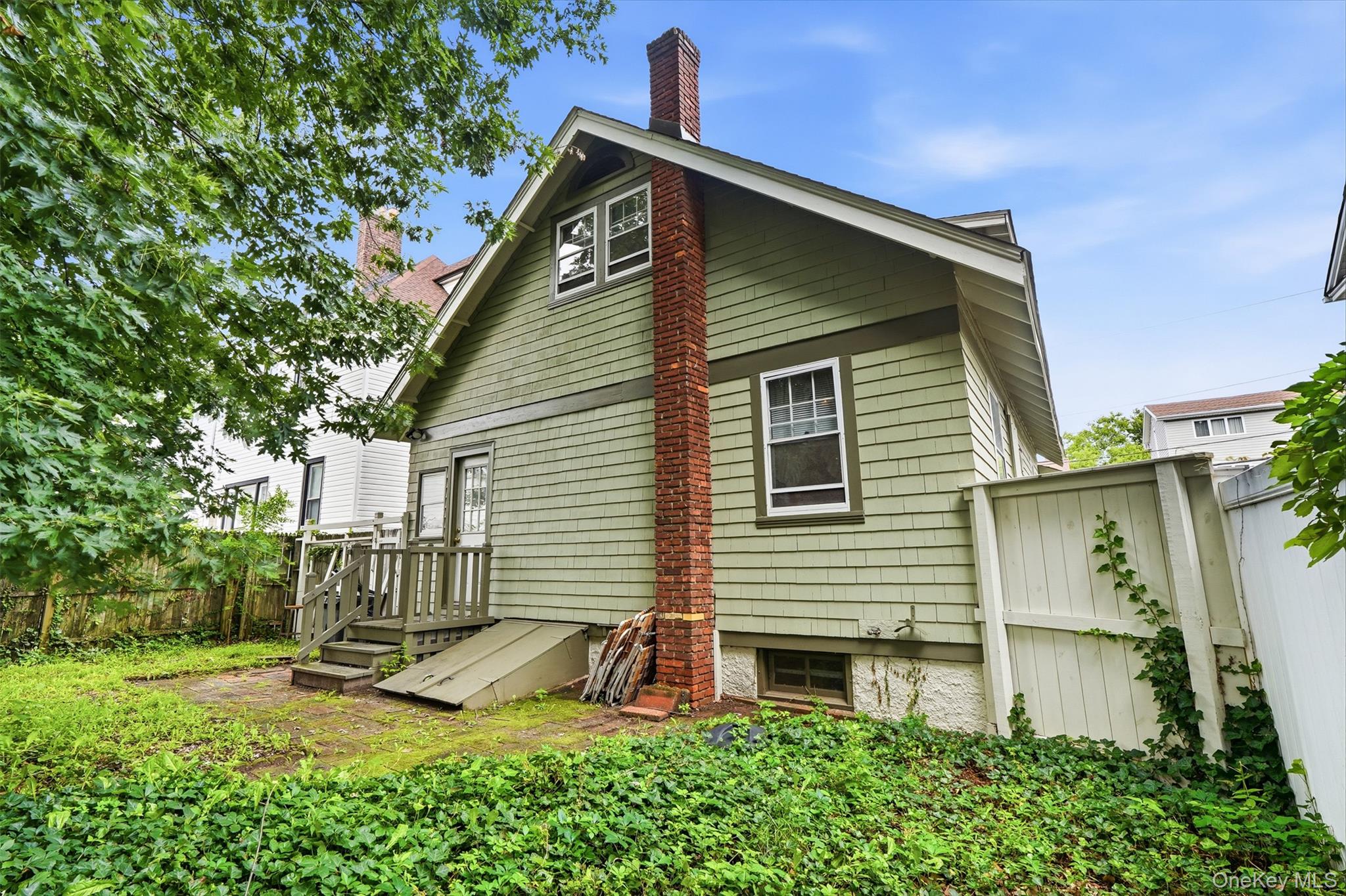 42nd image of 215 Demorest Ave, New York, NY 10314 | MLS# 1034610