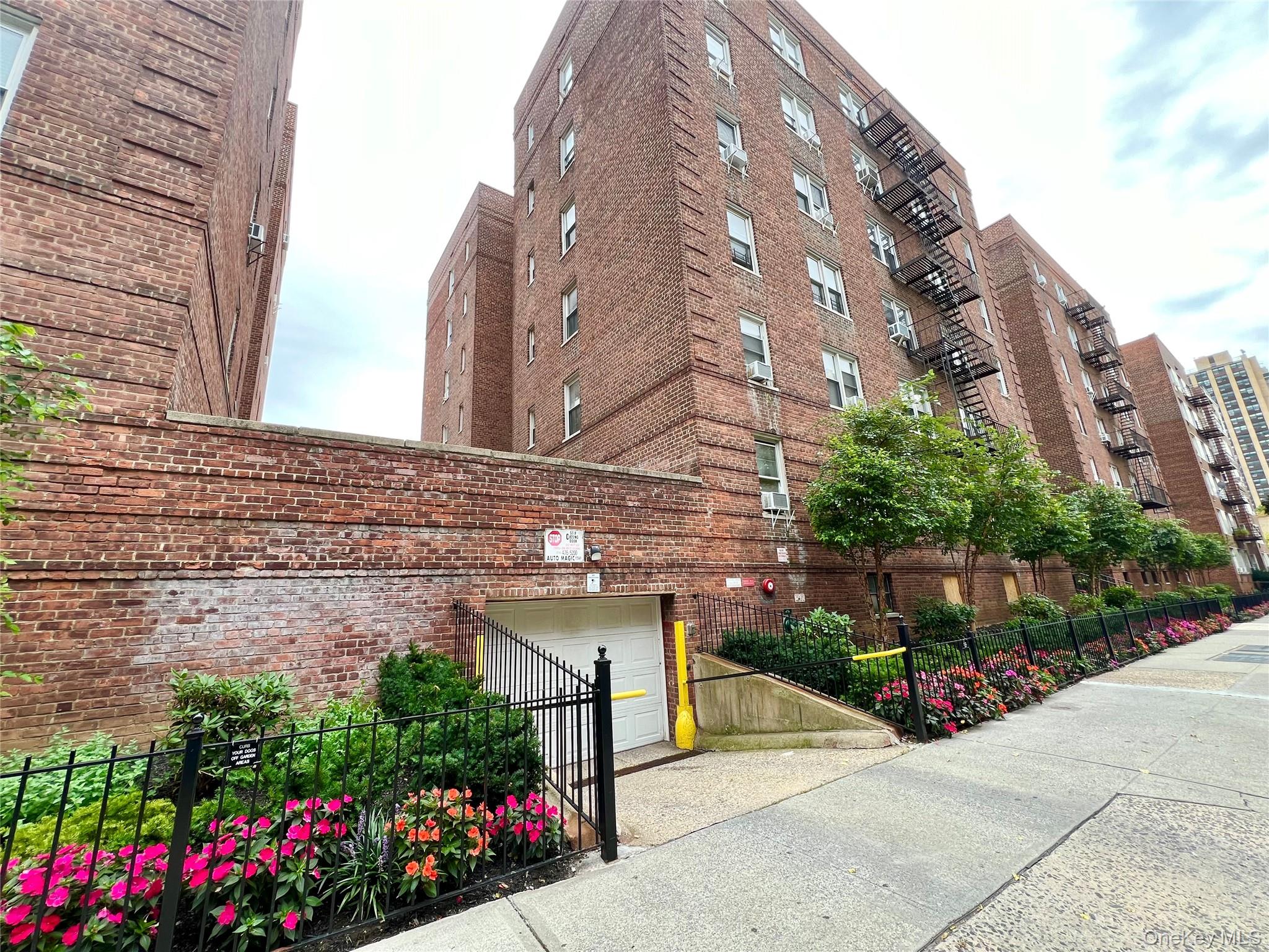 2nd image of 2080 Barnes Ave, New York, NY 10462