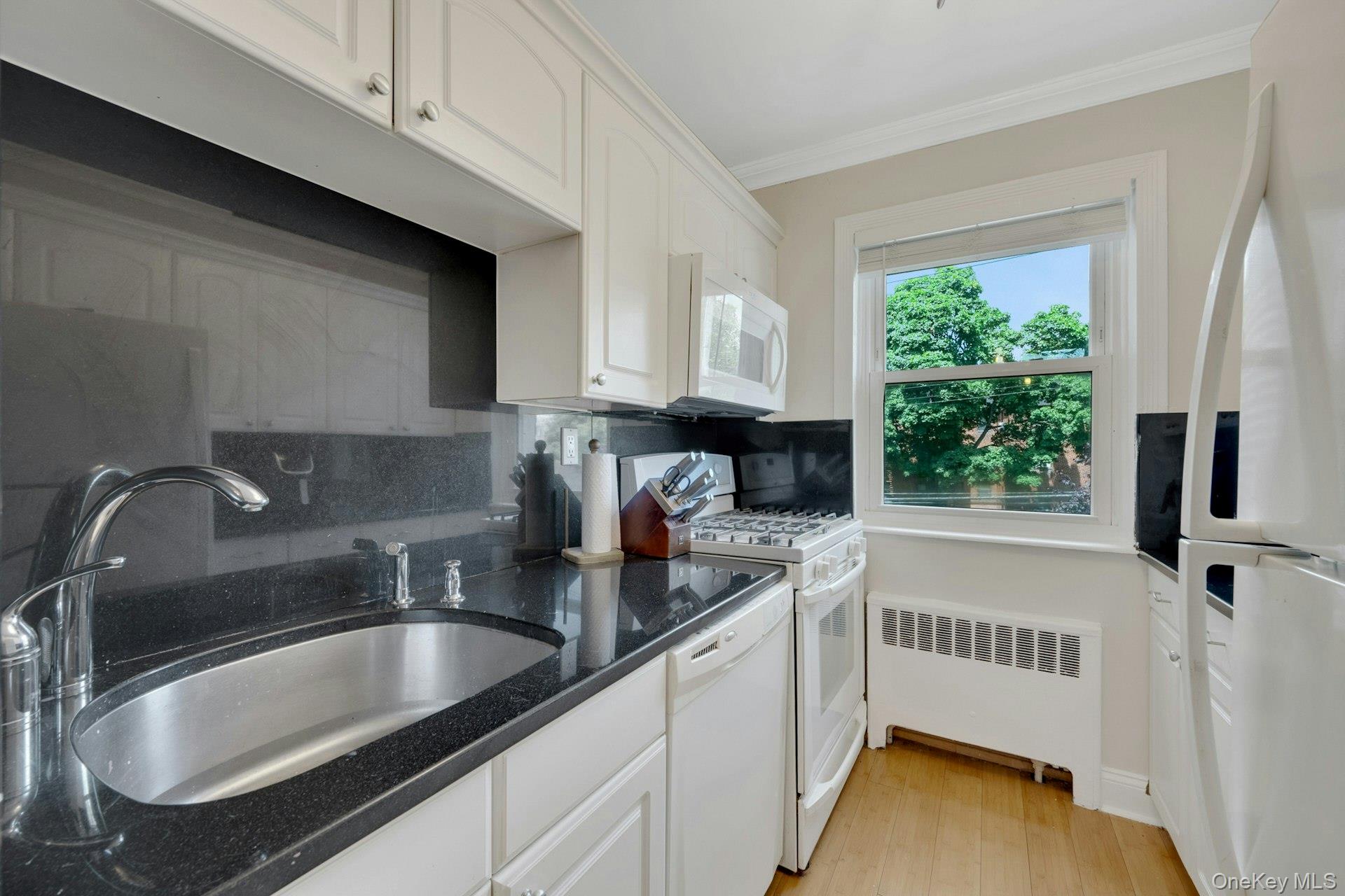 4th image of 450 Pelham Rd #3G, New Rochelle, NY 10805 | MLS# 1034628