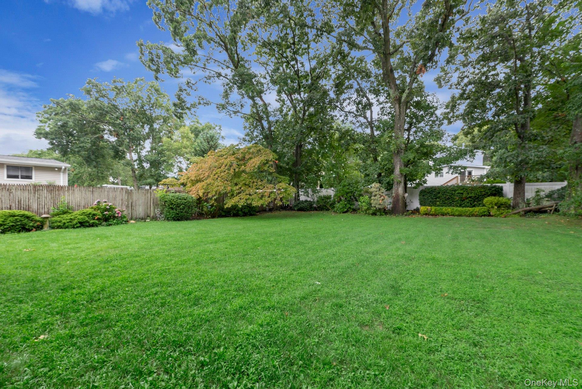26th image of 34 Crestwood Ln, Islip, NY 11779 | MLS# 1034658