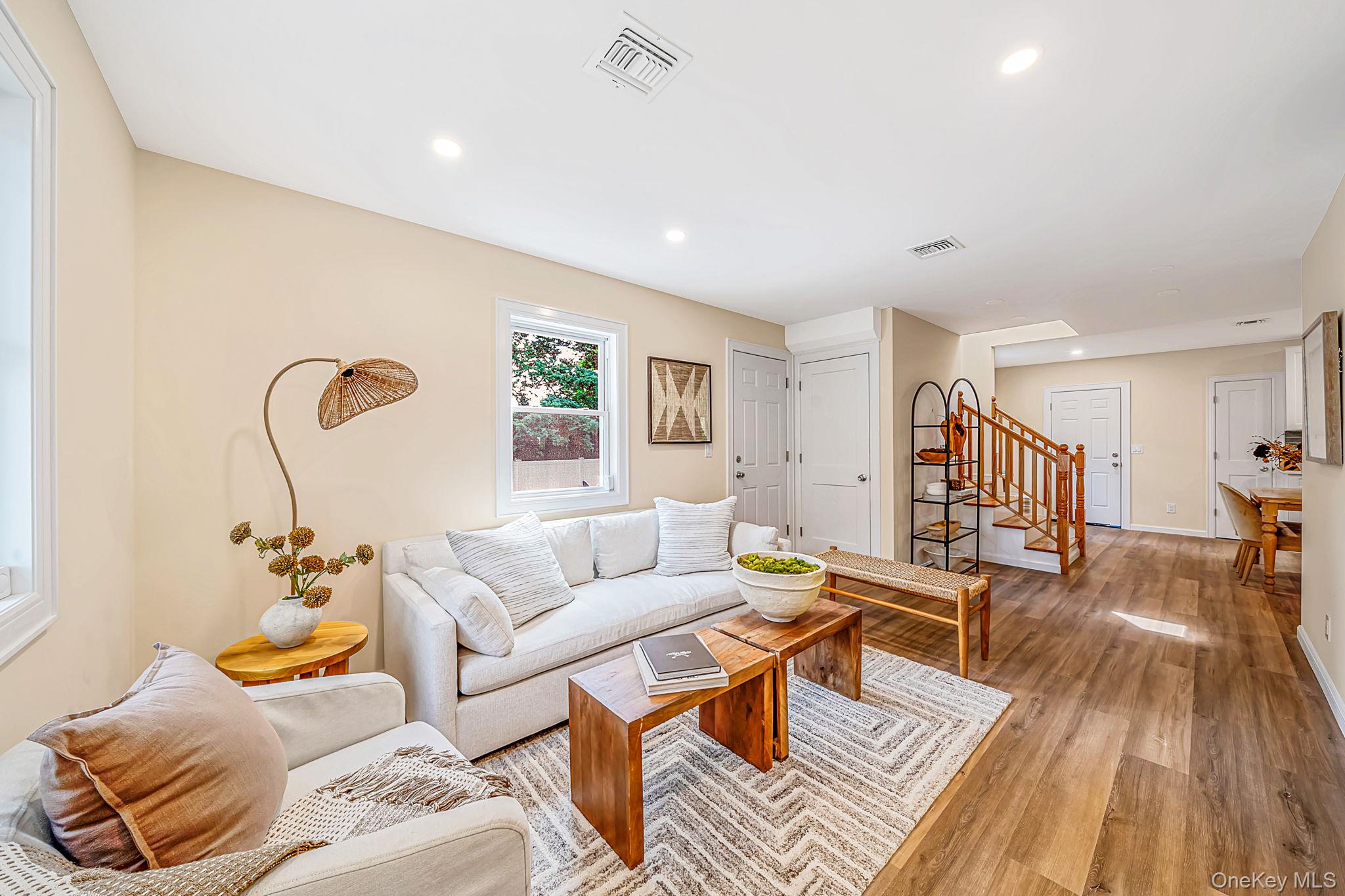 5th image of 13 Graham Pl, Smithtown, NY 11767 | MLS# 1034746