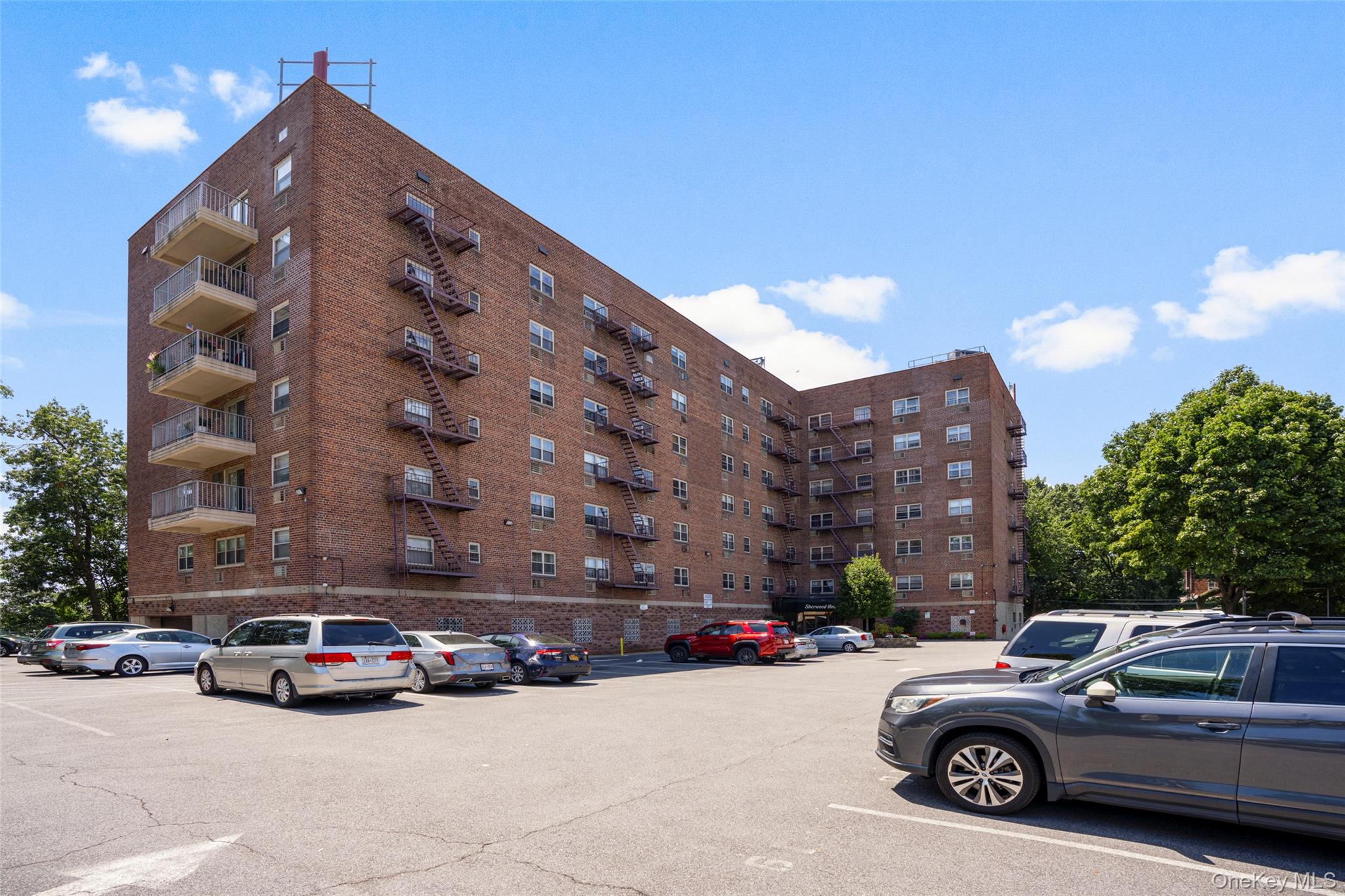 2nd image of 20 Secor Pl, Yonkers, NY 10704