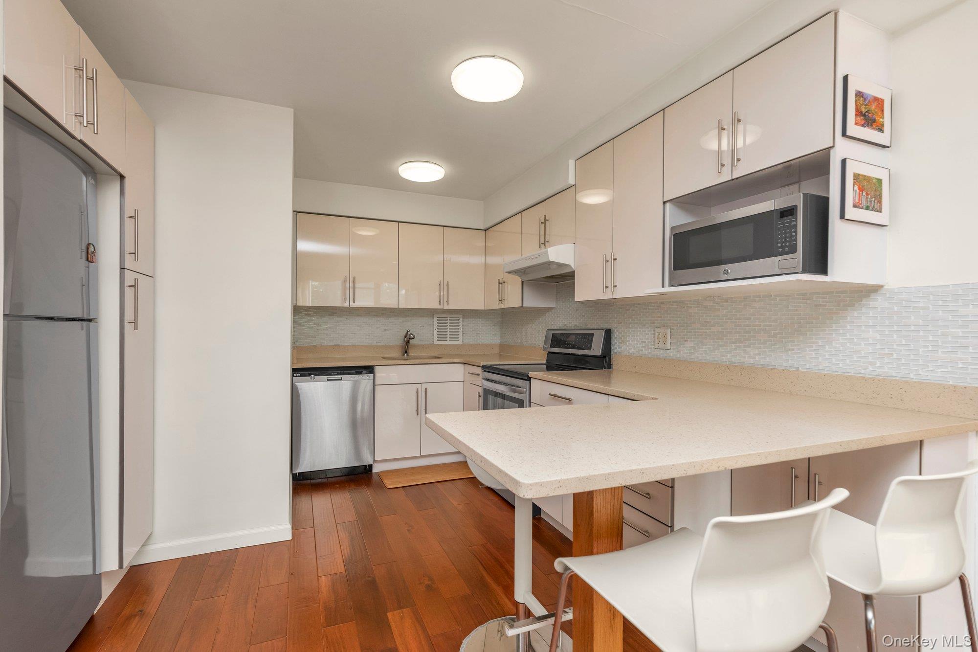 4th image of 10-10 166 St #6D, New York, NY 11357 | MLS# 1034823