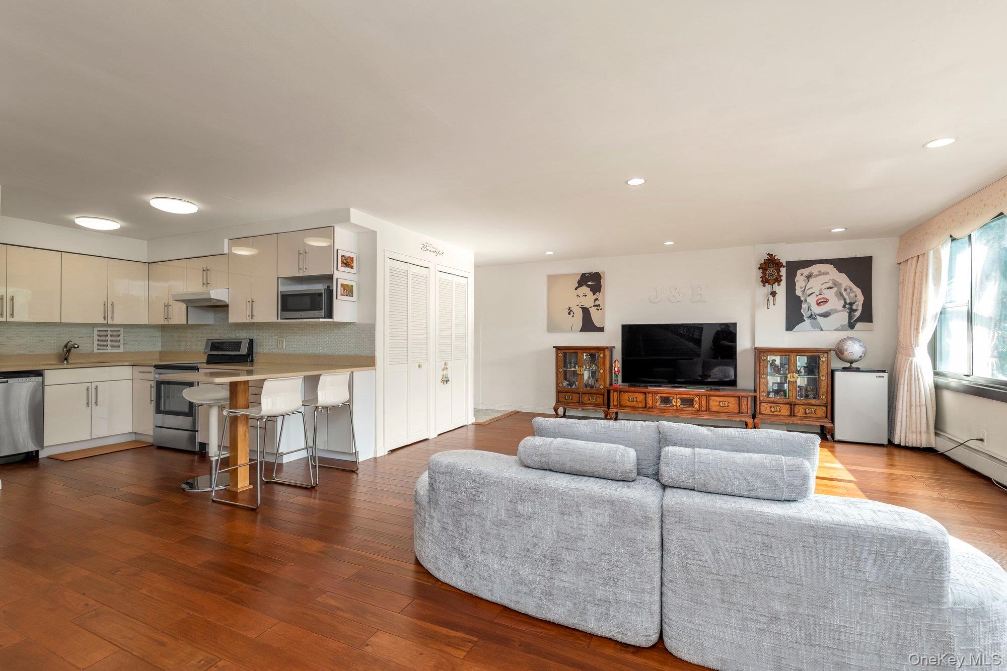 2nd image of 10-10 166 St #6D, New York, NY 11357 | MLS# 1034823