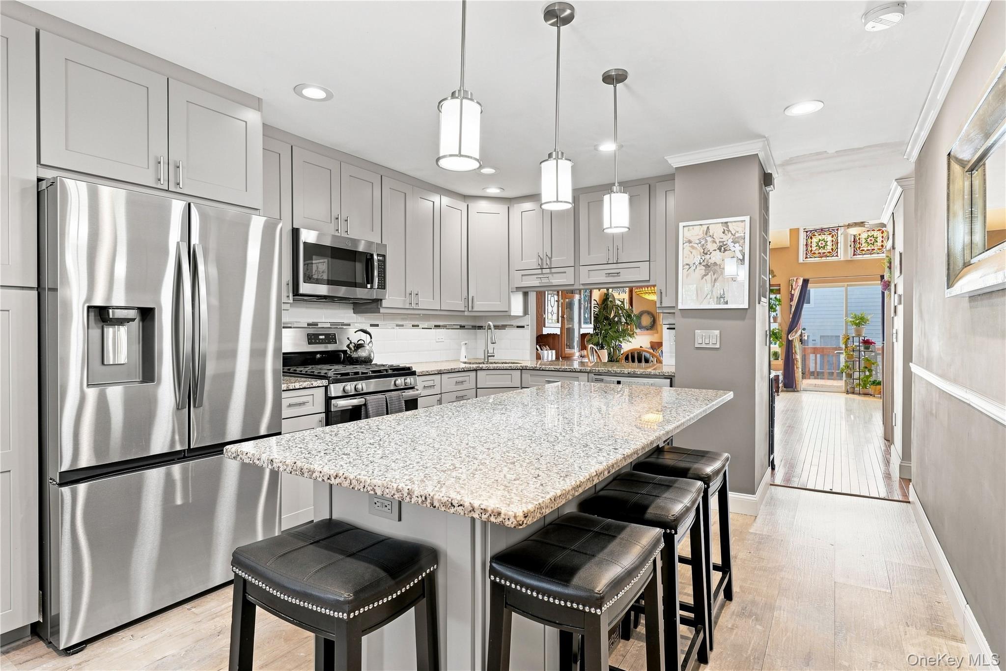 4th image of 10 Sprucewood Blvd, Islip, NY 11722 | MLS# 1034950