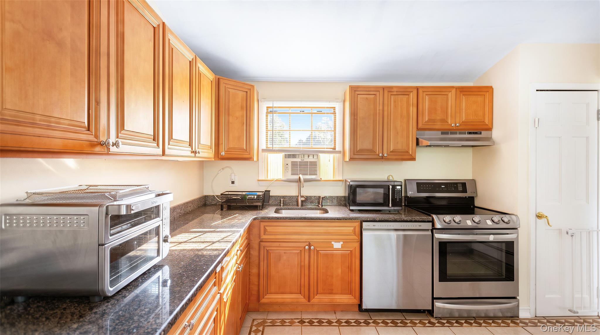 5th image of 2 Pinetop Dr, Brookhaven, NY 11967 | MLS# 1034963
