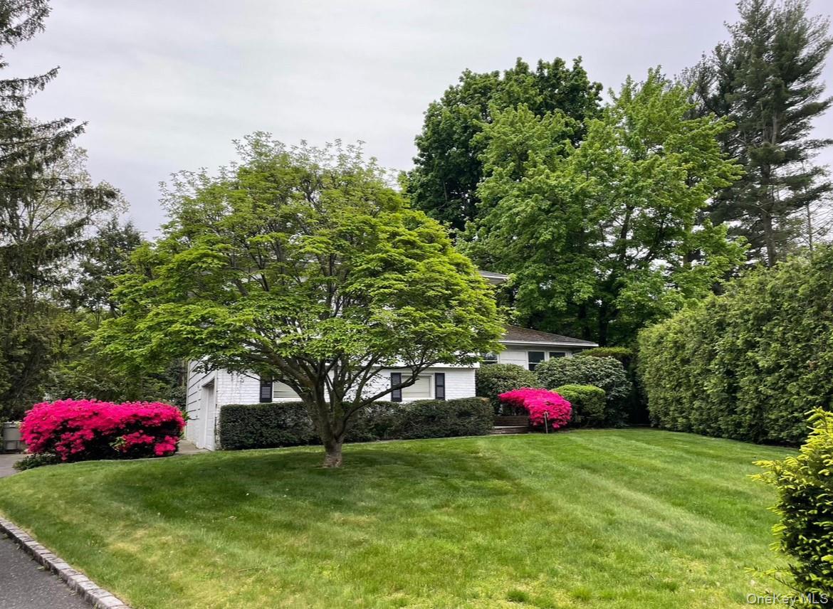 Photo 1 of Single family home for sale at 6 Preston Ct, Glen Cove, NY 11542 | MLS# 1034967 | Listing updated on 2026-08-06