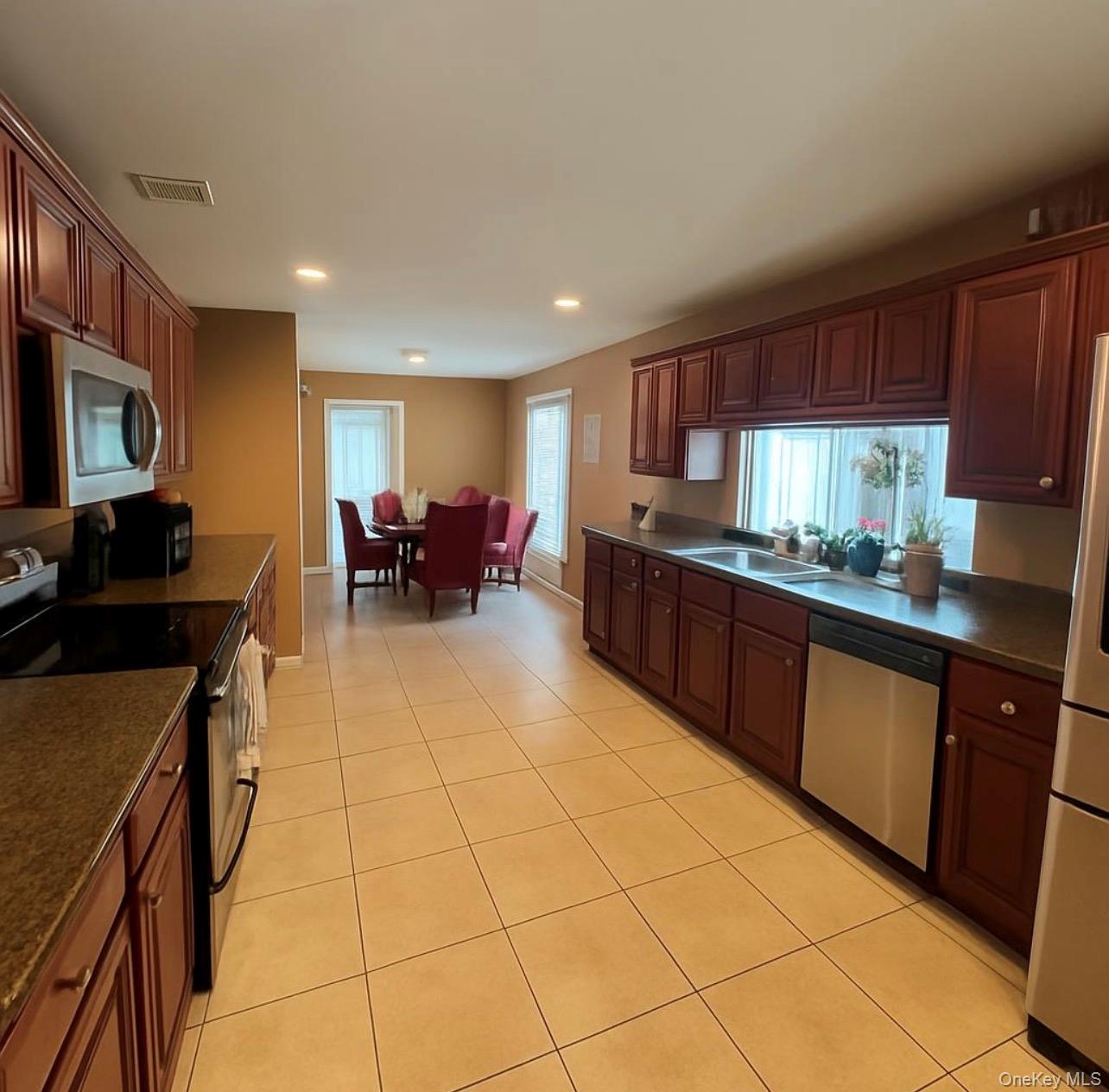 5th image of 7 Carston St W, Brookhaven, NY 11784 | MLS# 1034982