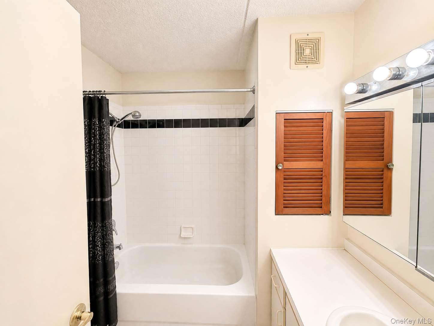4th image of 125 Sunset Blvd, New York, NY 10473