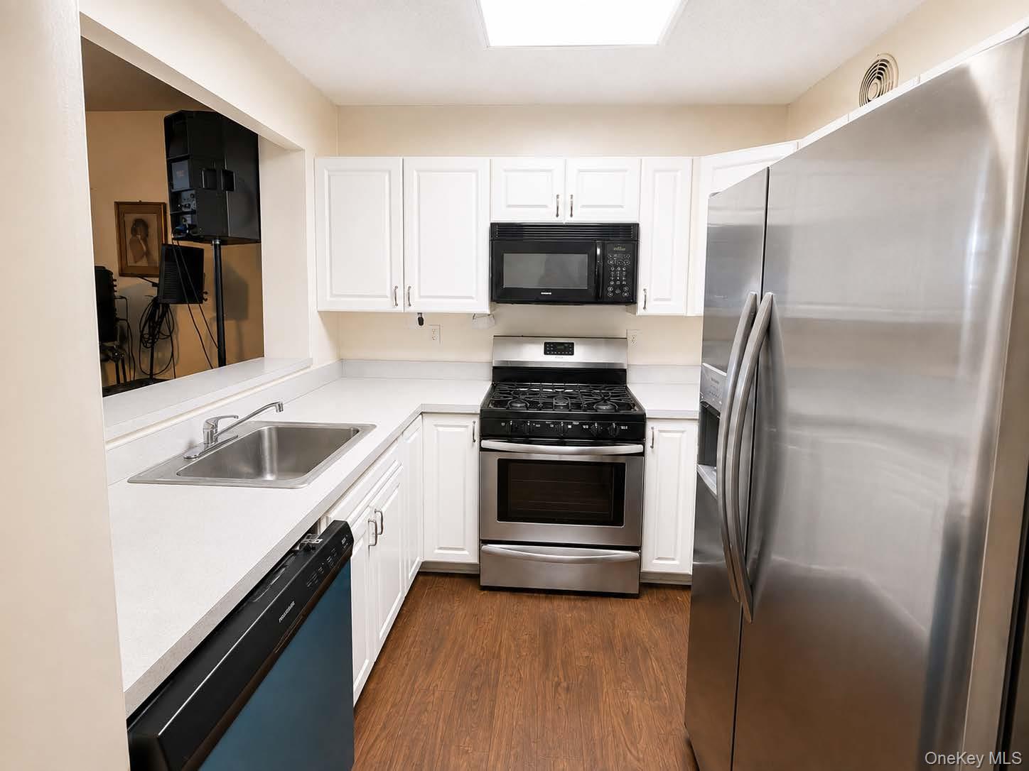 3rd image of 125 Sunset Blvd, New York, NY 10473