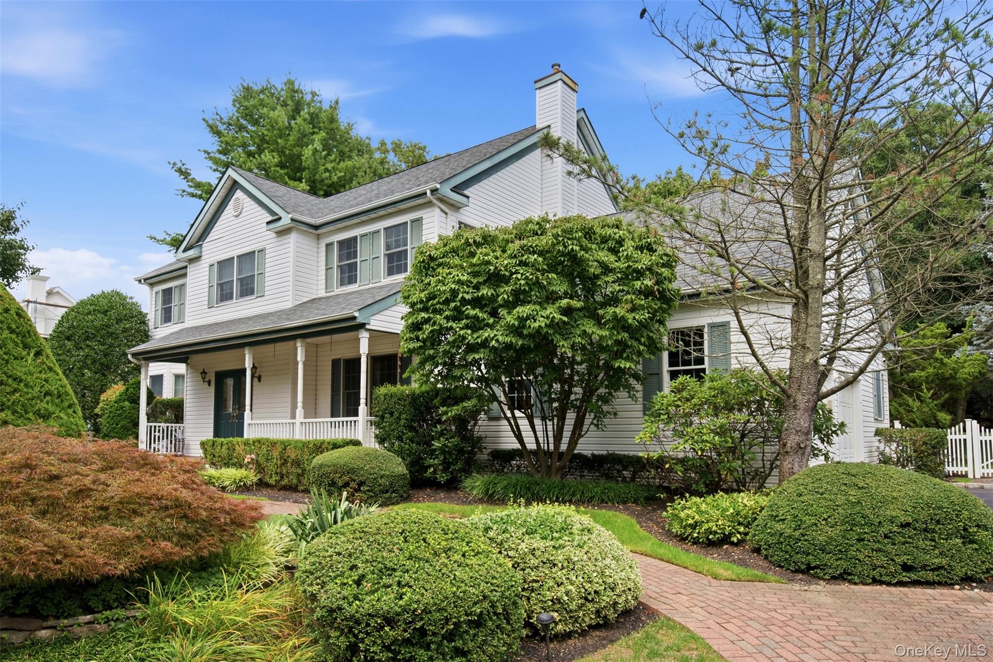 3rd image of 14 Dupont Ct, Huntington, NY 11746 | MLS# 1034999