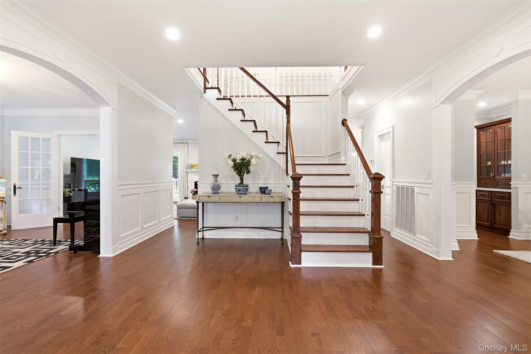 5th image of 14 Dupont Ct, Huntington, NY 11746 | MLS# 1034999