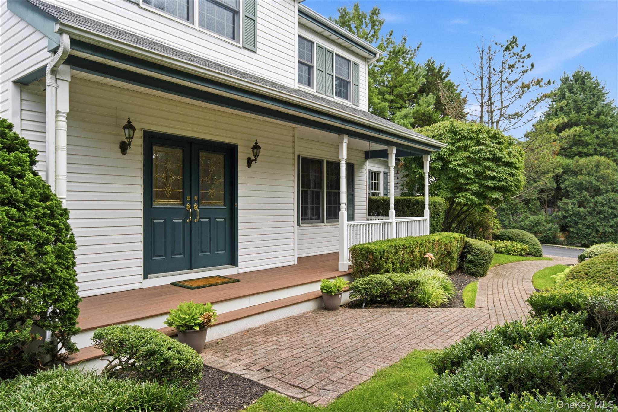 4th image of 14 Dupont Ct, Huntington, NY 11746 | MLS# 1034999