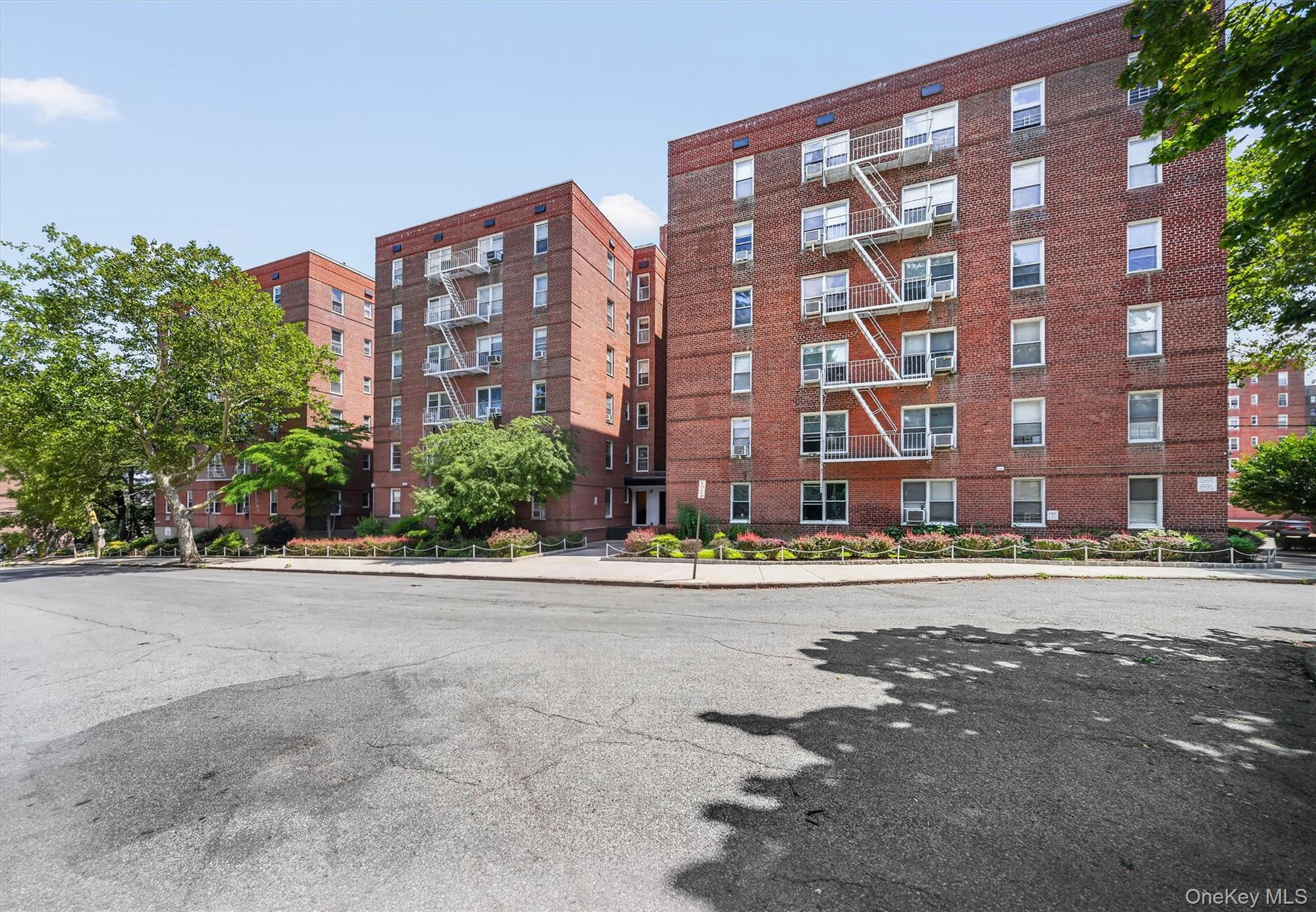 2nd image of 19 Abeel St, Yonkers, NY 10705