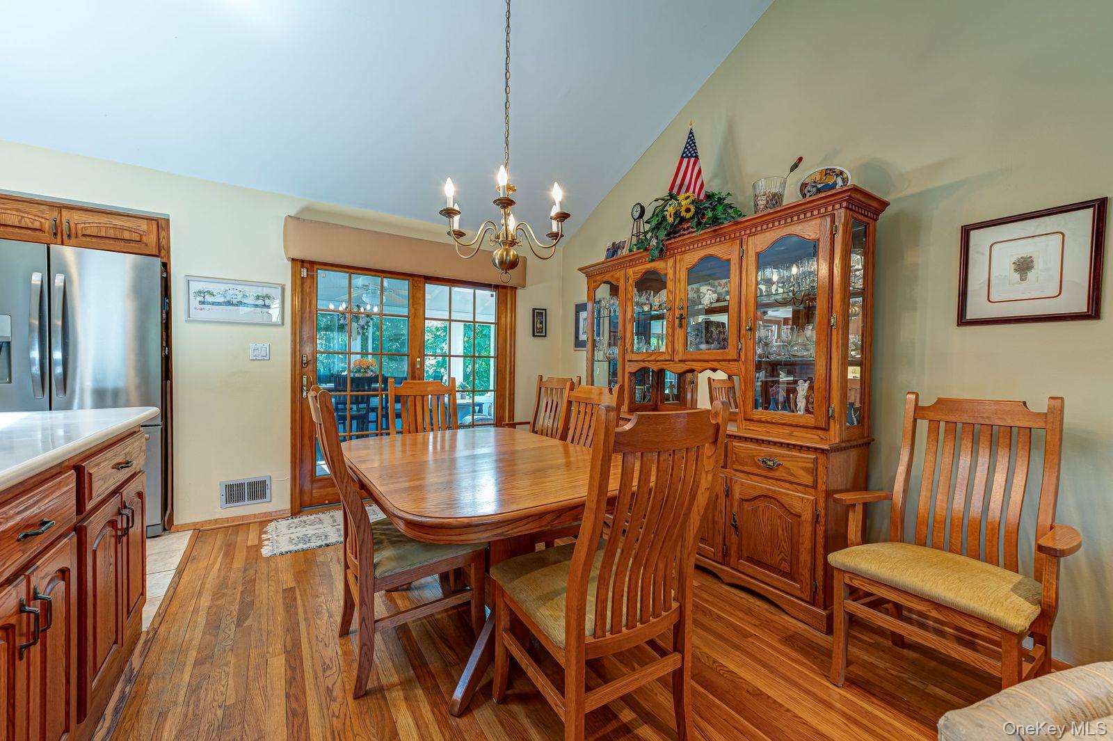 4th image of 10 Meredith Dr, Huntington, NY 11740 | MLS# 1035066