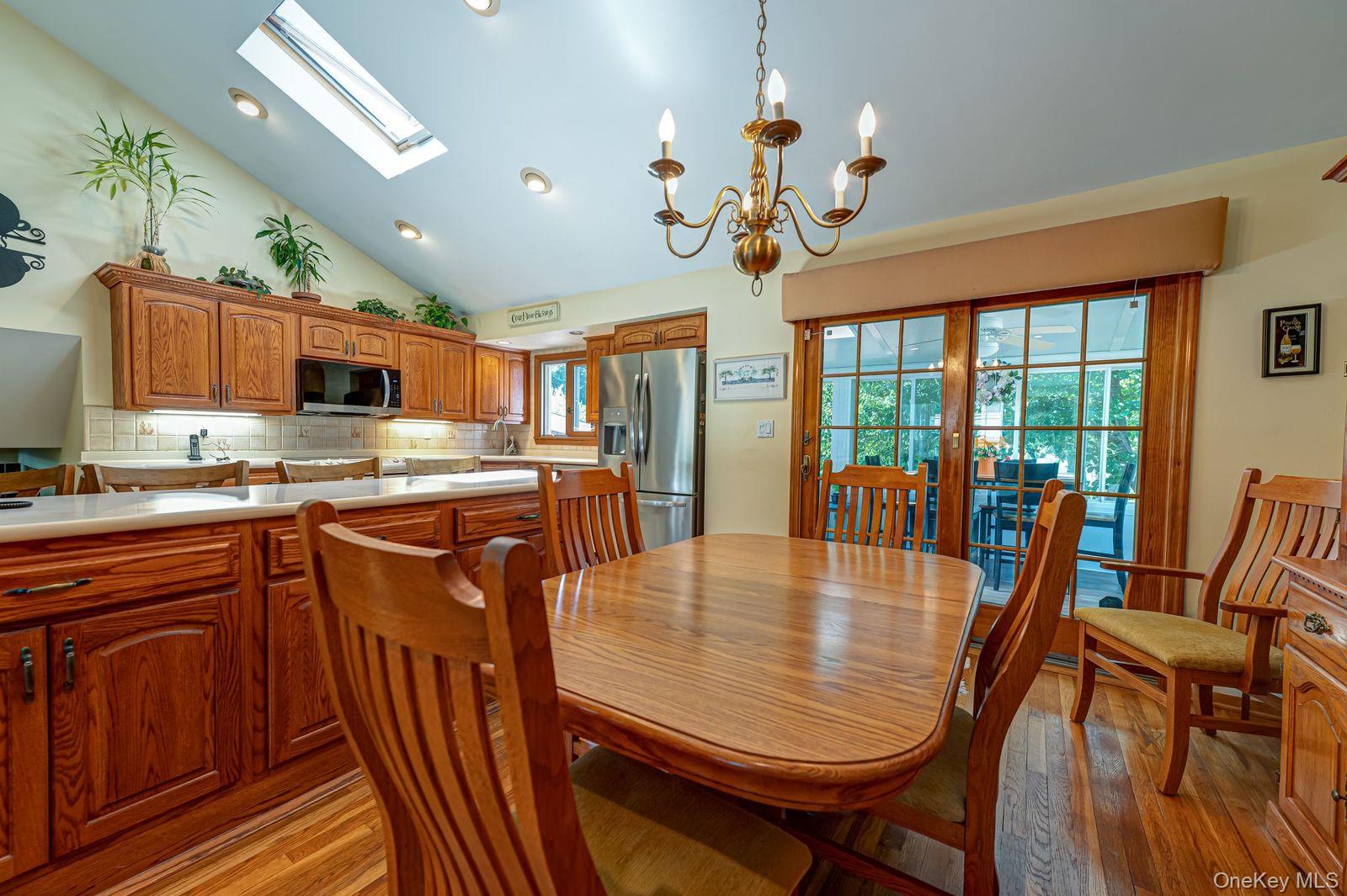 5th image of 10 Meredith Dr, Huntington, NY 11740 | MLS# 1035066