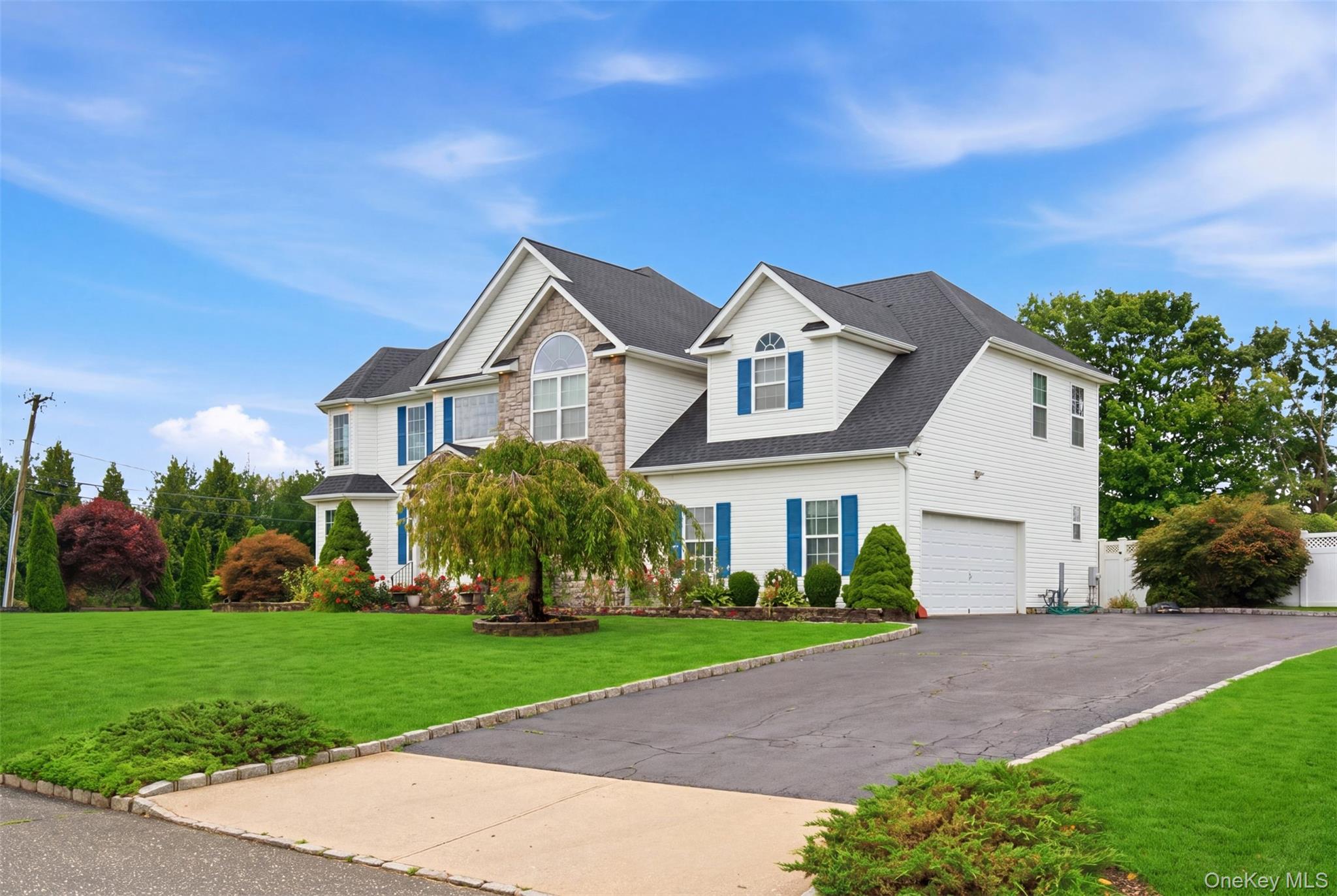 3rd image of 2 Sherwood Dr, Brookhaven, NY 11786 | MLS# 1035071