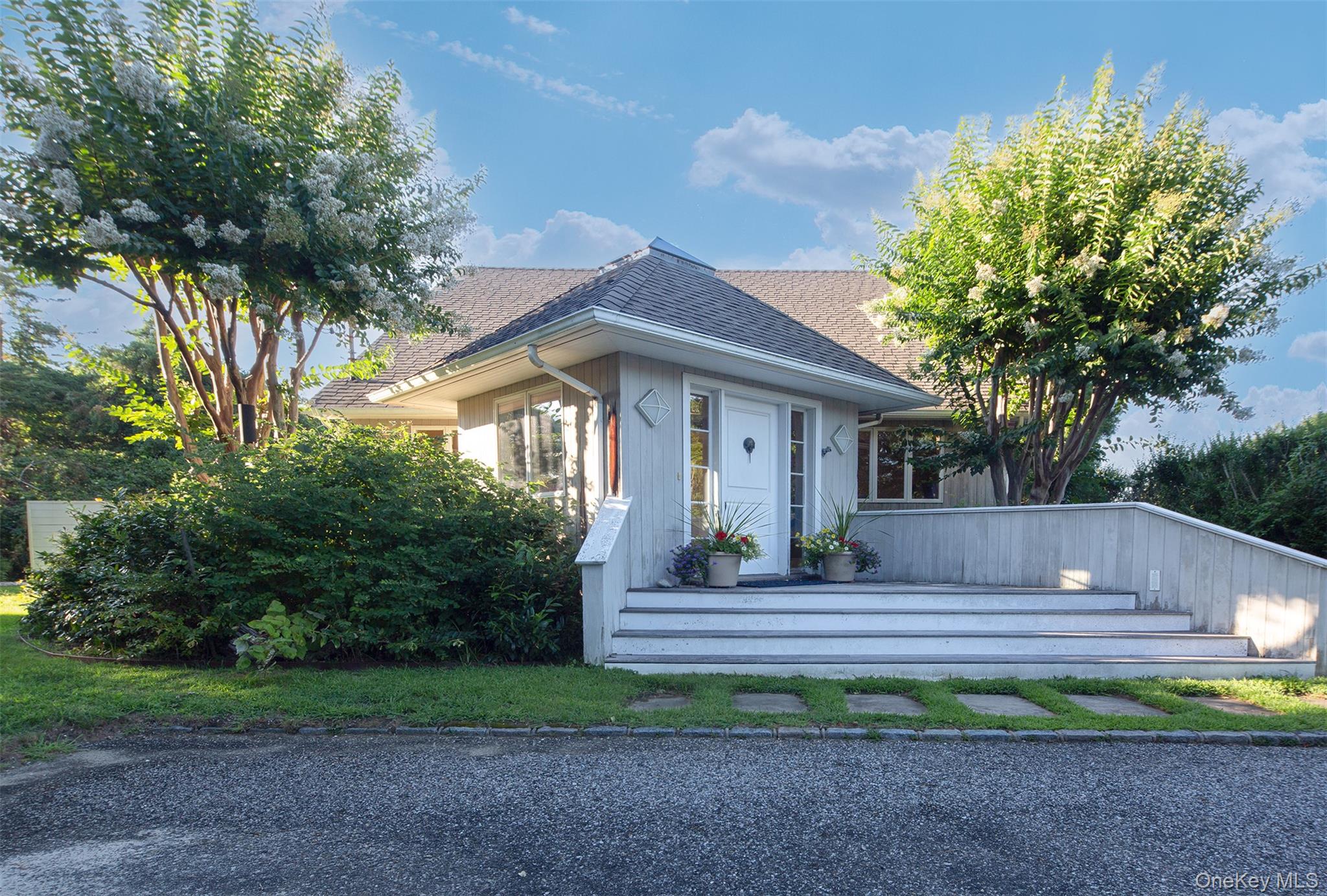 5th image of 33 Hilltop Rd, Southampton, NY 11968 | MLS# 1035074