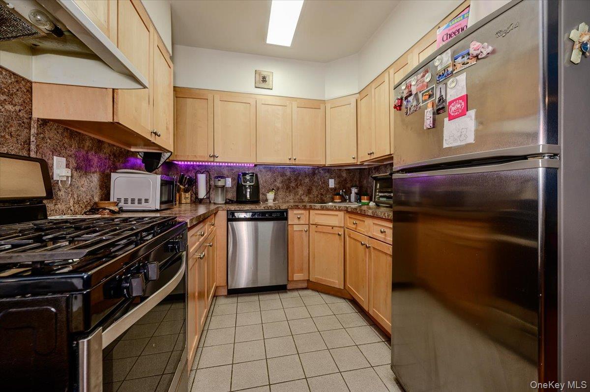 4th image of 25 W Broadway #417, Long Beach, NY 11561 | MLS# 1035101