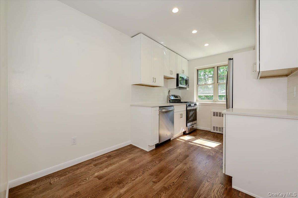4th image of 2 N Lewis Pl, Hempstead, NY 11570